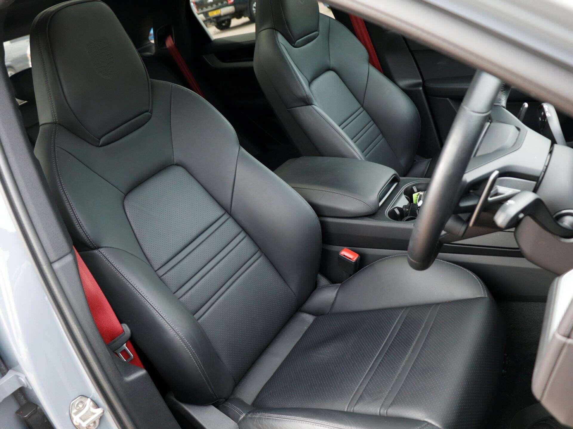 Porsche Cayenne view 23