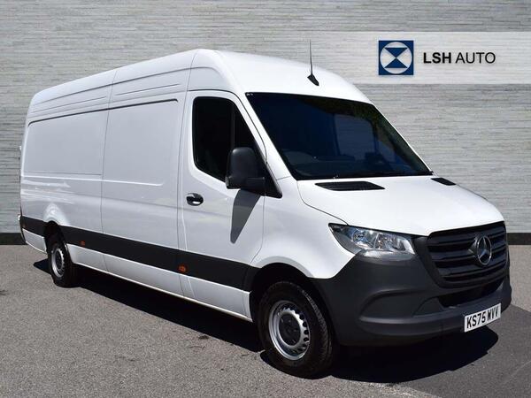 White 2025 Mercedes-Benz Sprinter Van Rear-wheel drive Manual