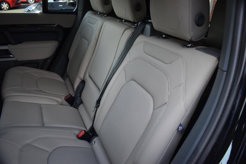 Land Rover Defender view 46