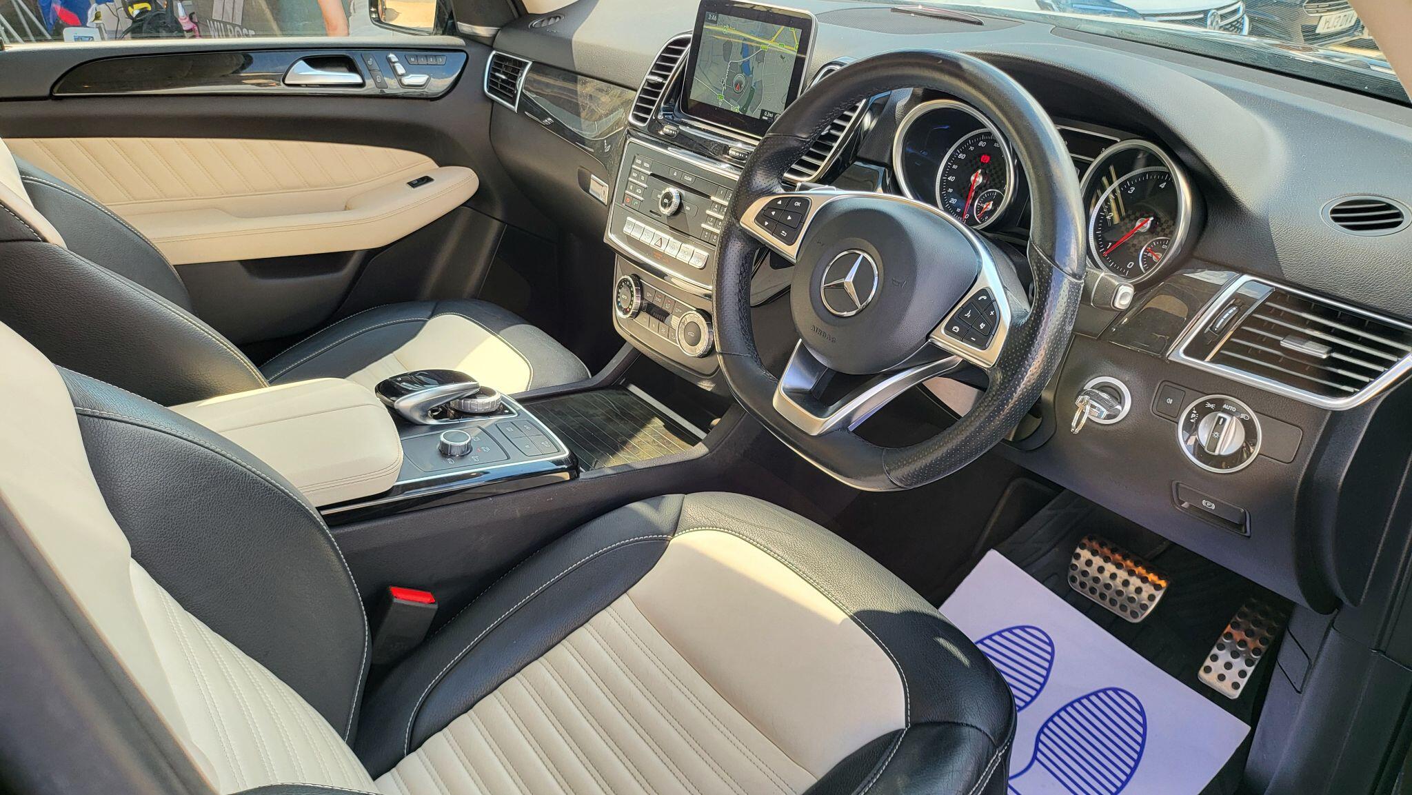 Mercedes-Benz Gle view 4