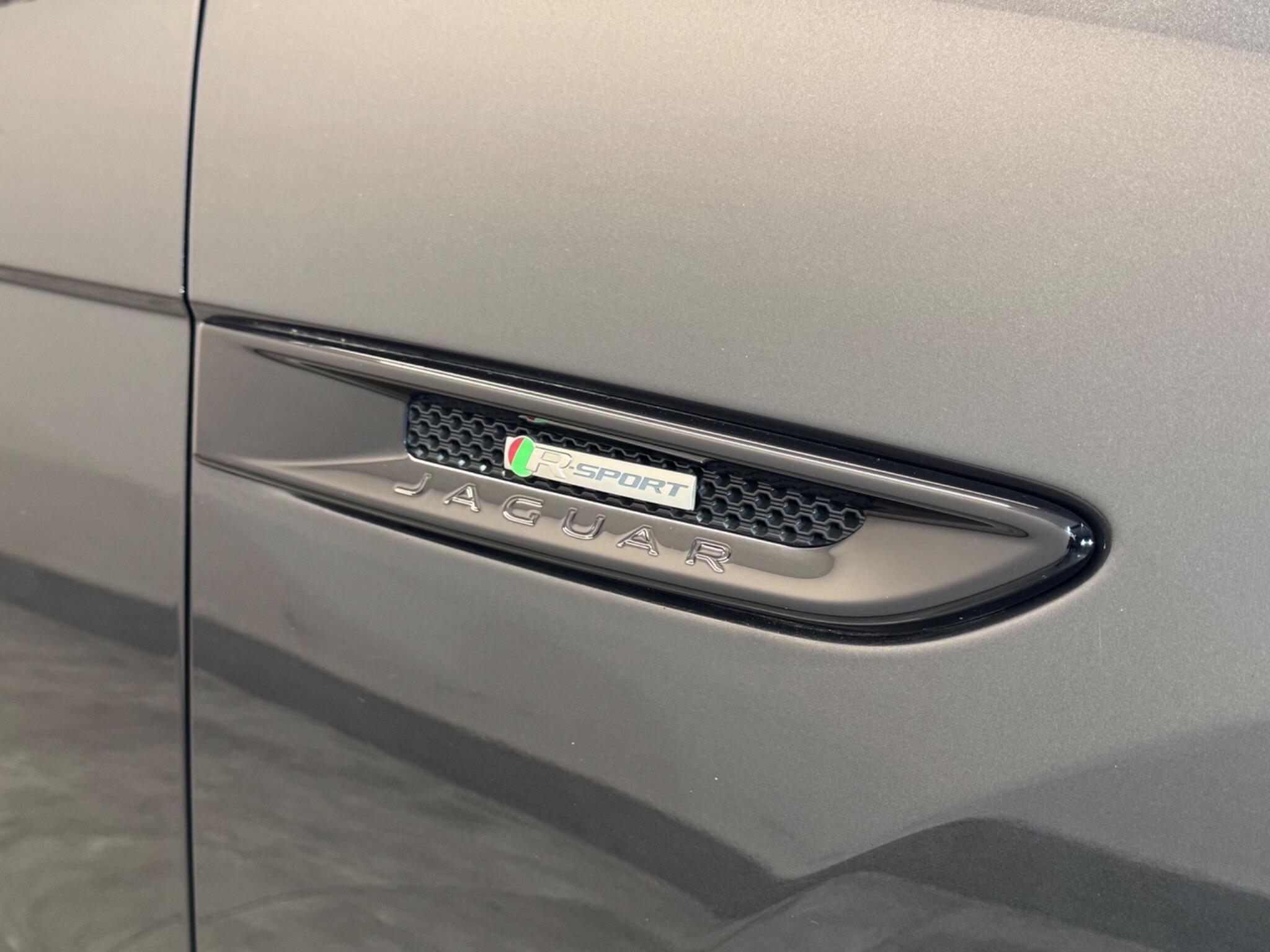 Jaguar F-Pace view 92