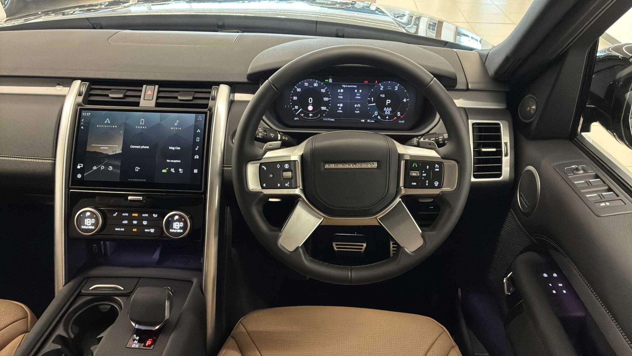 Land Rover Discovery view 15