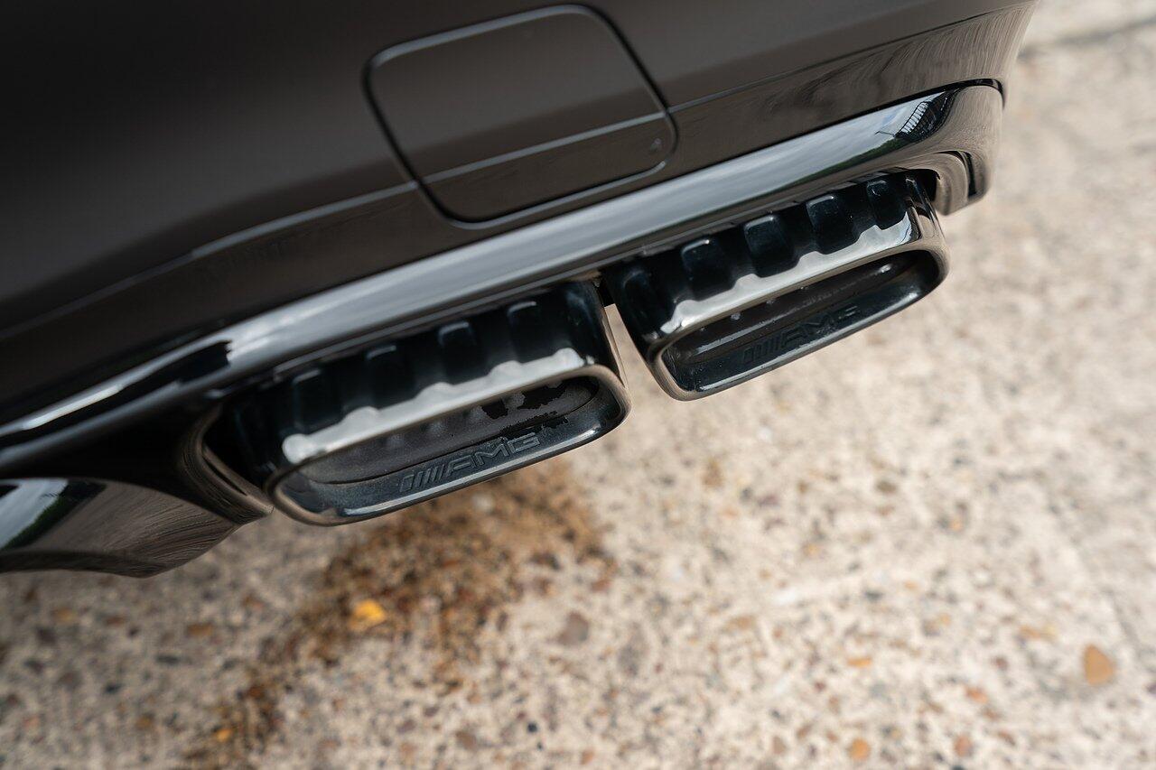 Mercedes-Benz E-Class view 34
