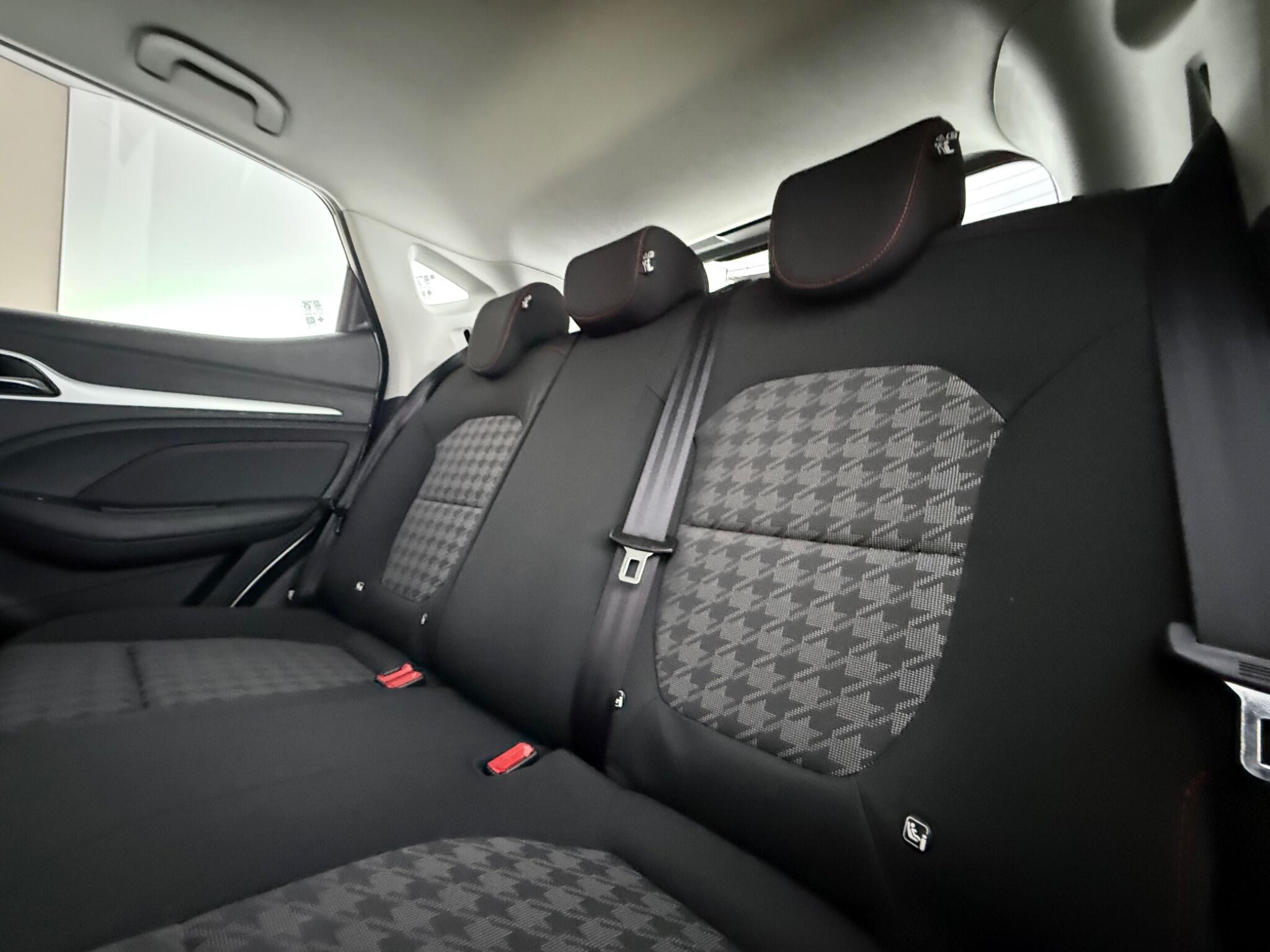 MG ZS view 30
