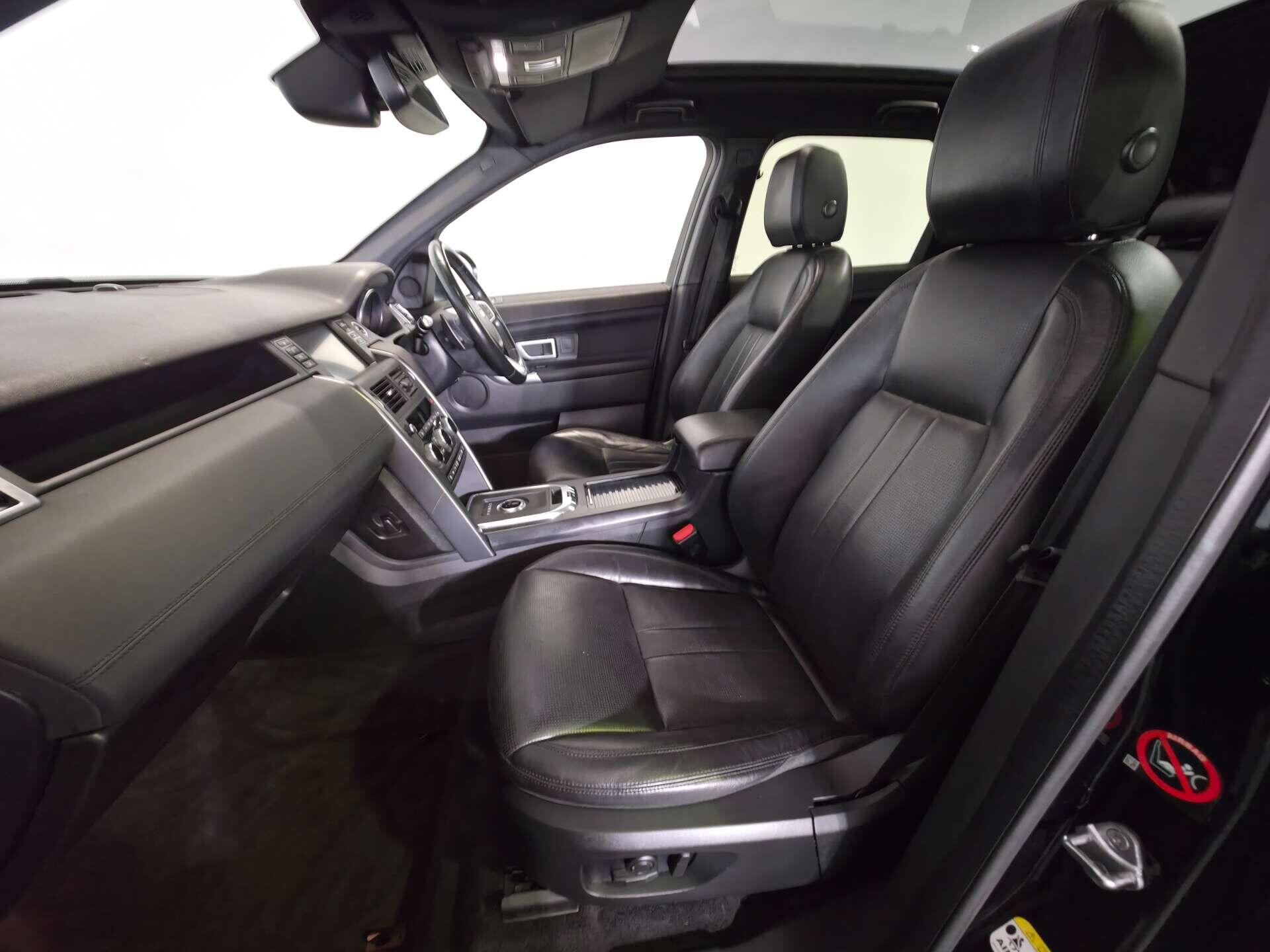 Land Rover Discovery Sport view 66