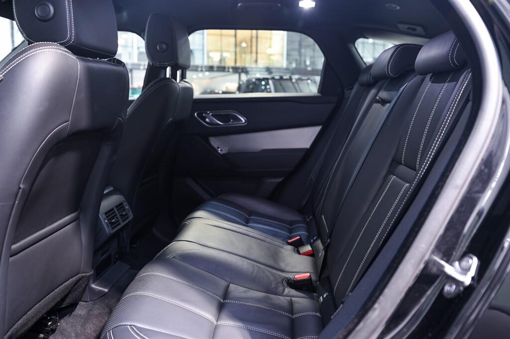 Land Rover Range Rover Velar view 14