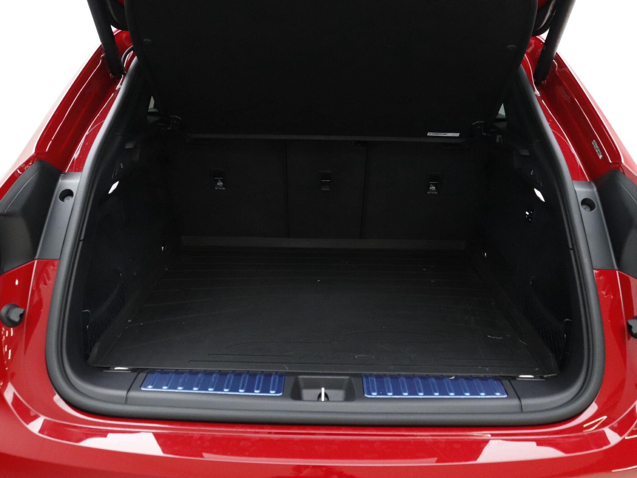 Porsche Macan view 19