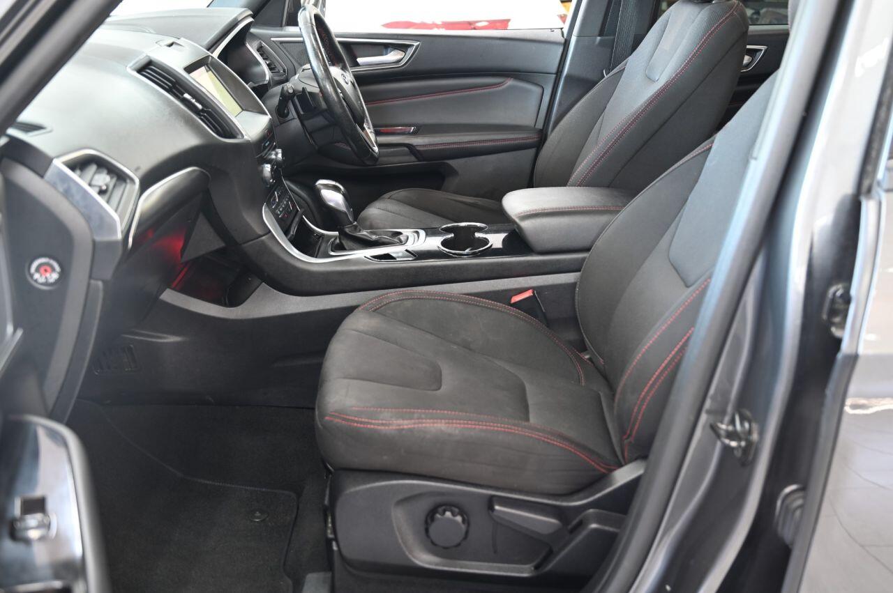 Ford S-Max view 14