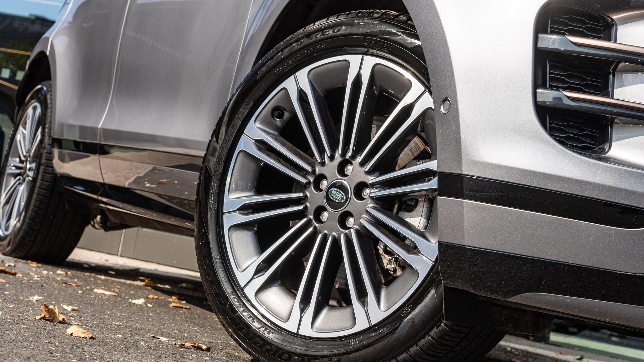 Land Rover Range Rover Evoque view 29