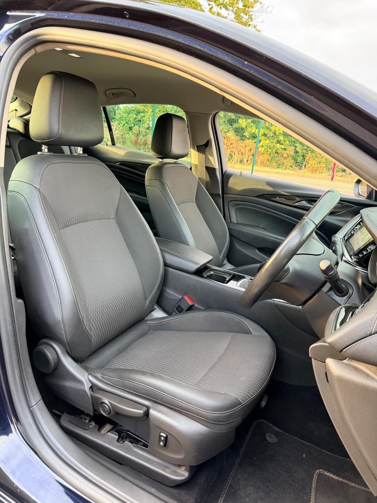 Vauxhall Insignia view 6