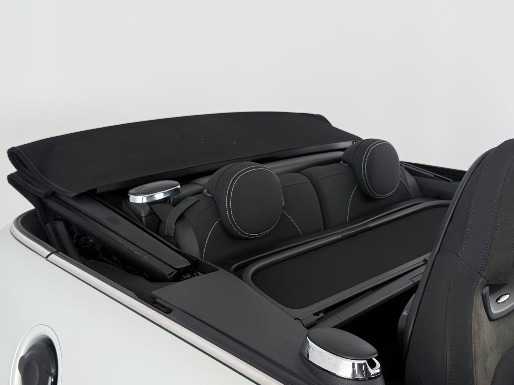 Mini Convertible view 34