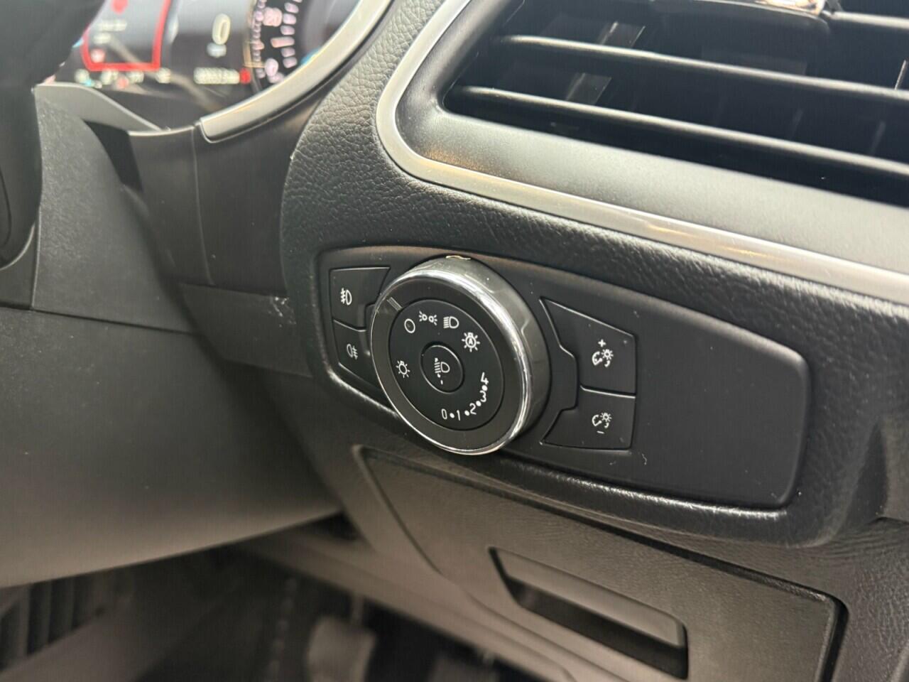 Ford S-Max view 12