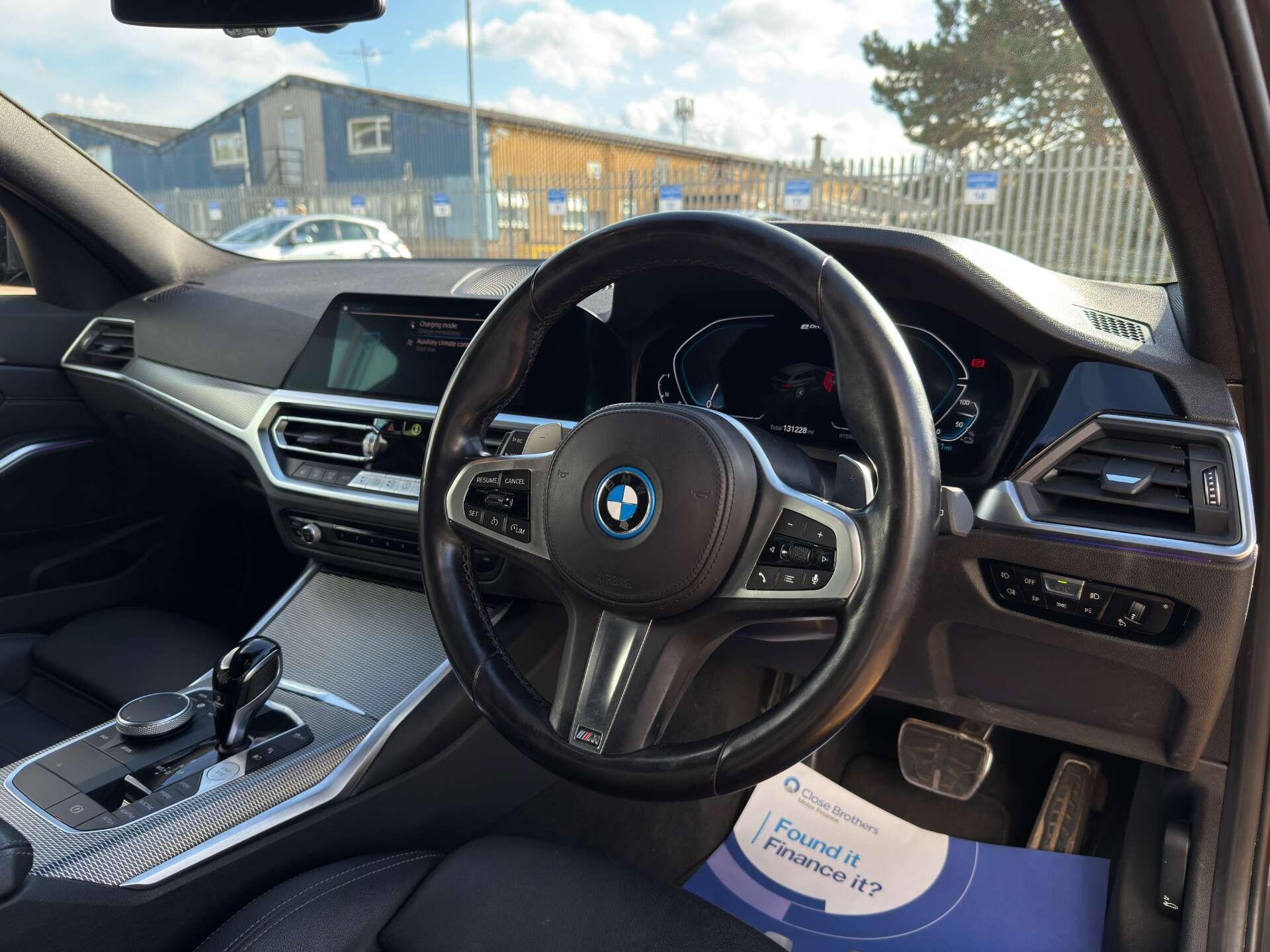 BMW 3 Series view 12