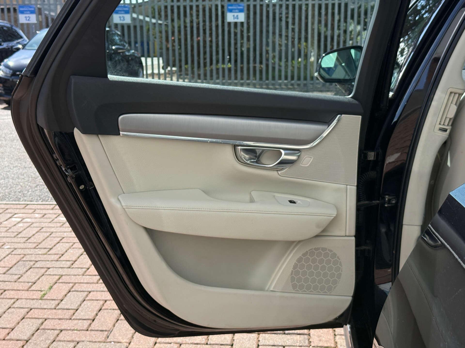 Volvo V90 view 32