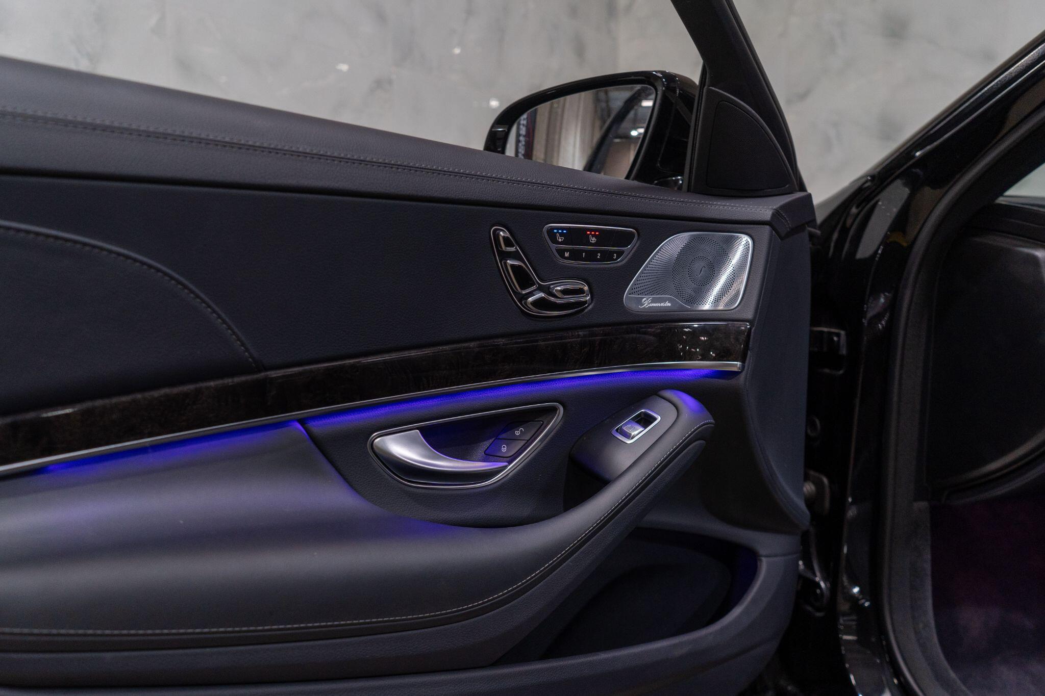 Mercedes-Benz S-Class view 23