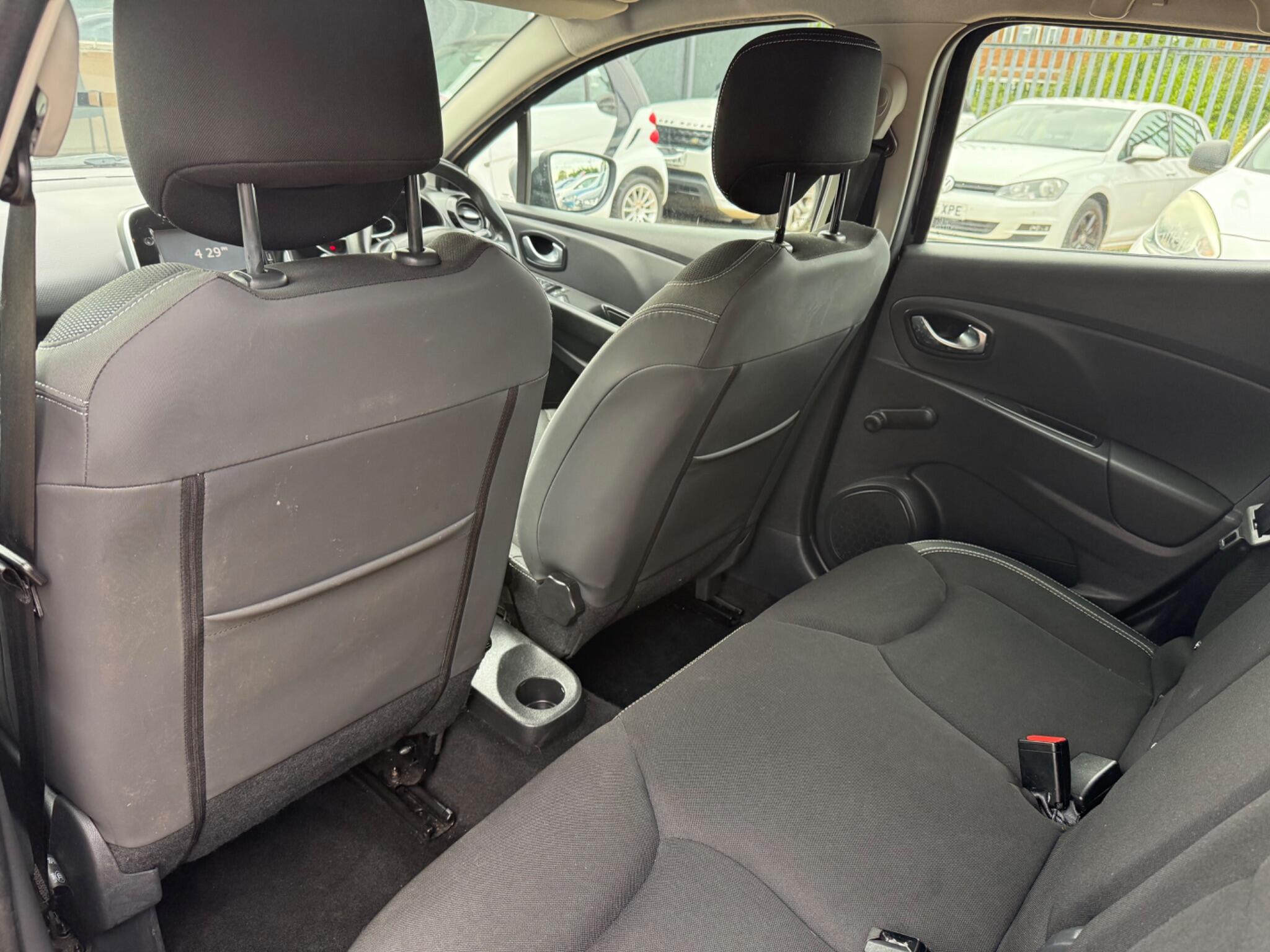 Renault Clio view 23
