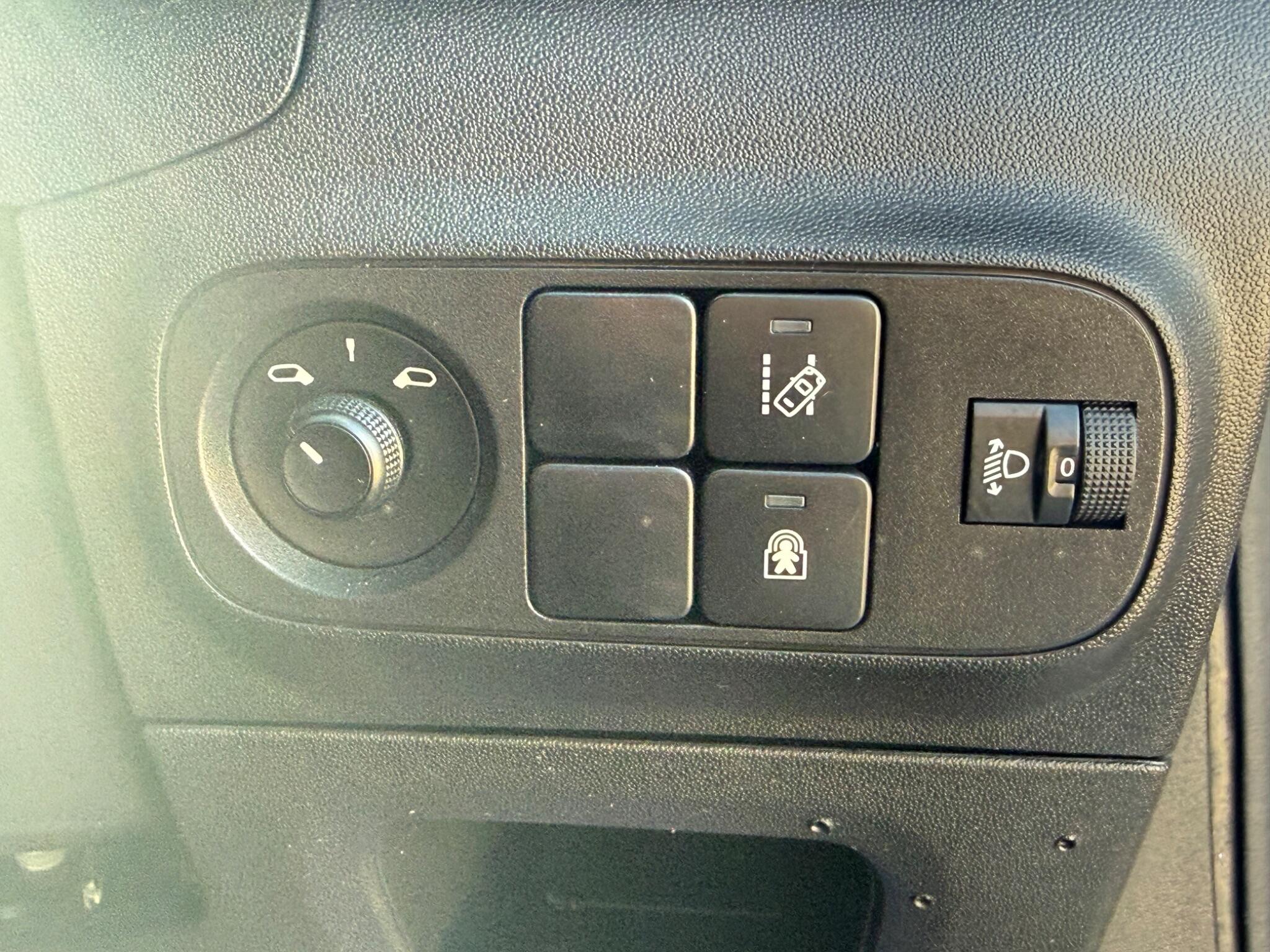Citroen C3 view 34