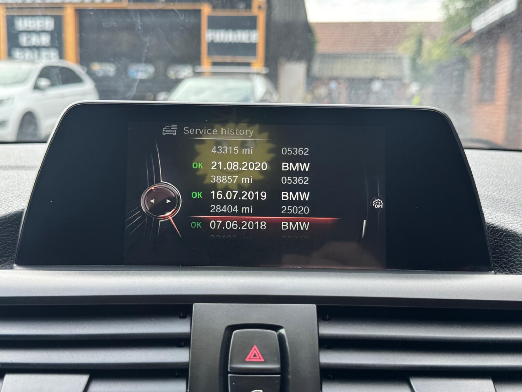 BMW 2 Series view 32
