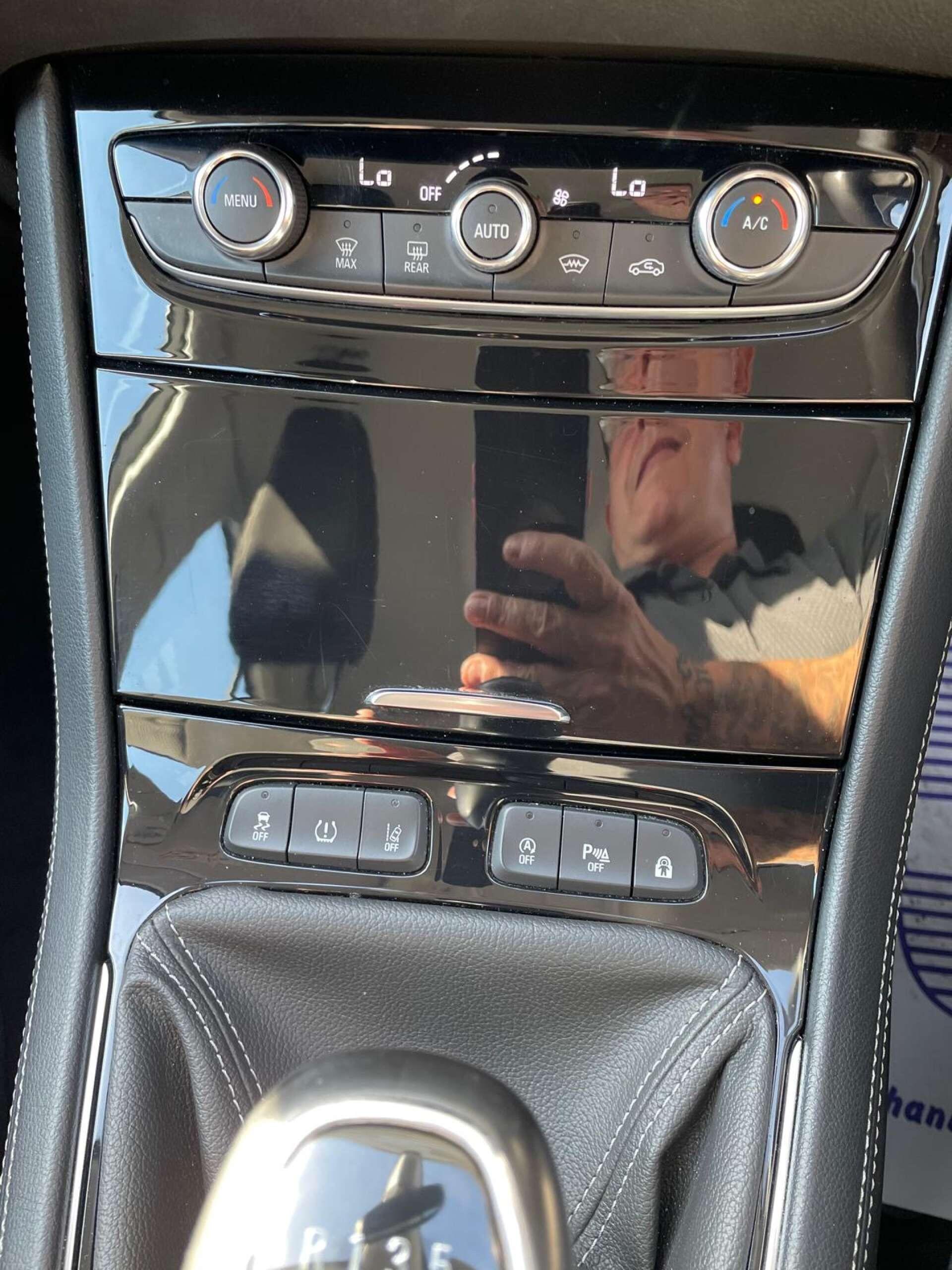 Vauxhall Grandland X view 23