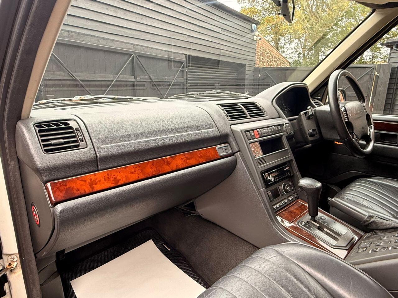 Land Rover Range Rover view 13