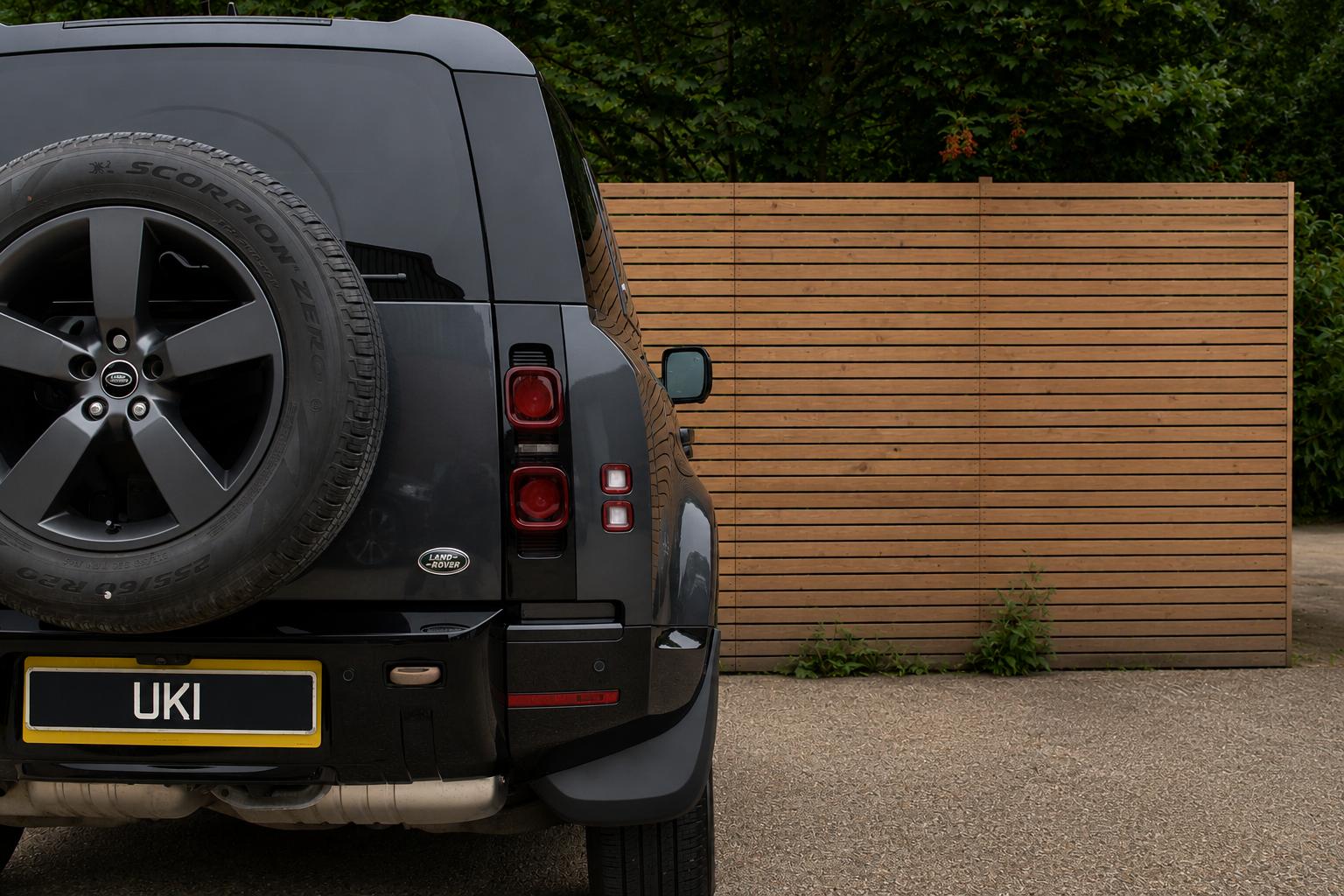 Land Rover Defender view 50