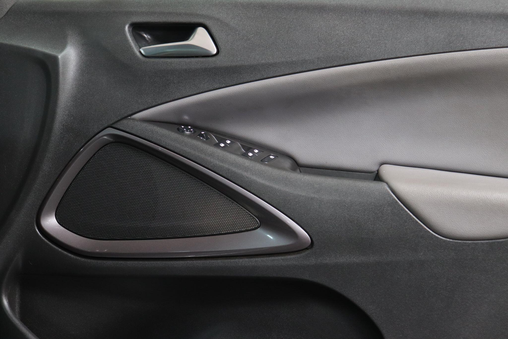 Vauxhall Crossland X view 36