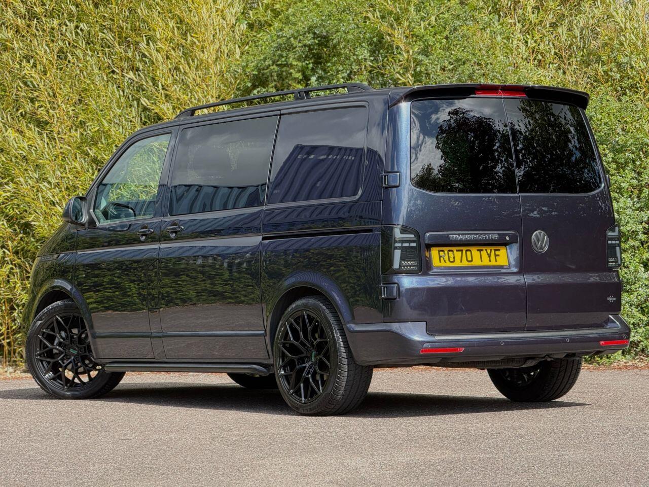 Volkswagen Transporter view 2