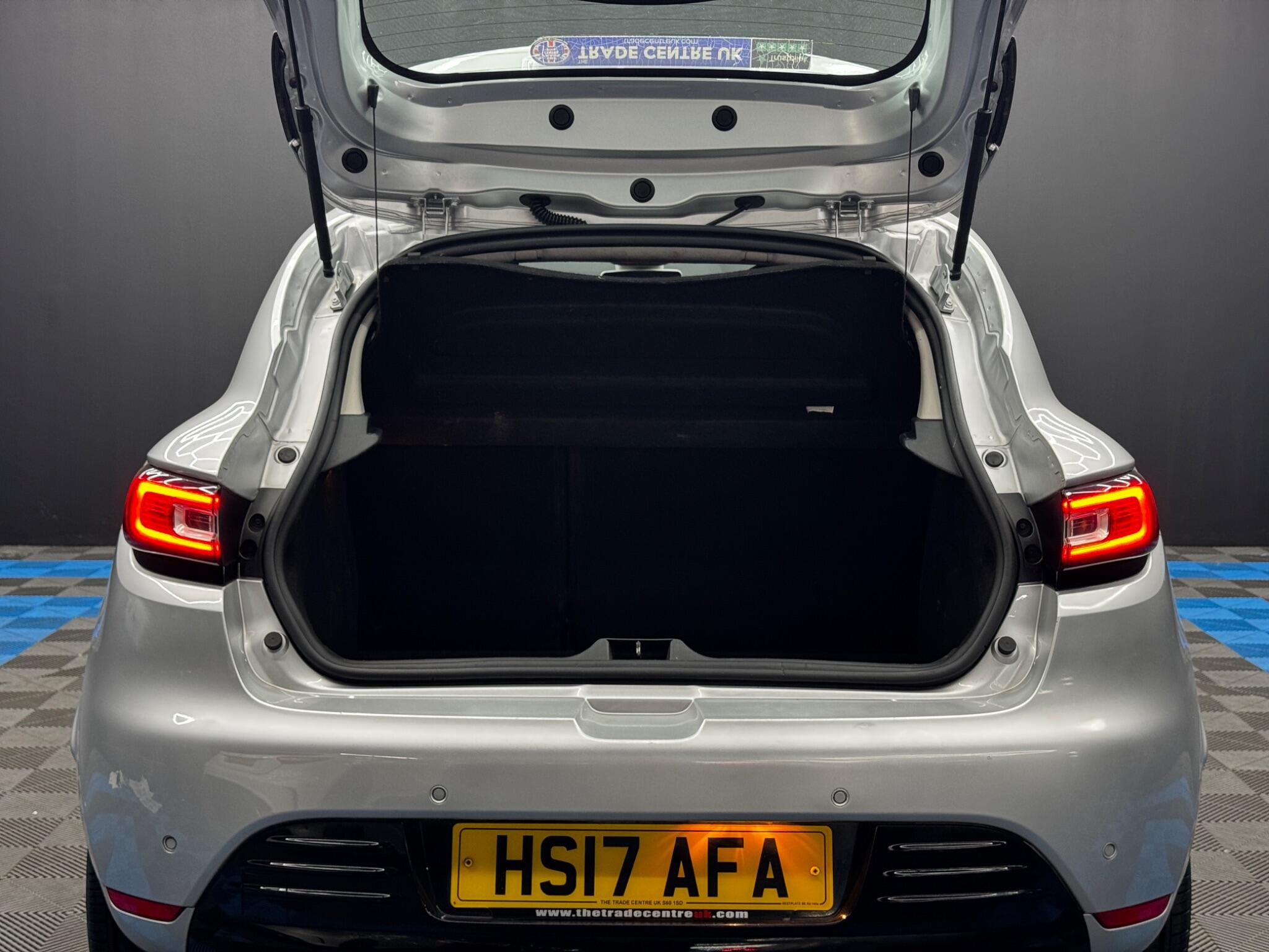 Renault Clio view 29