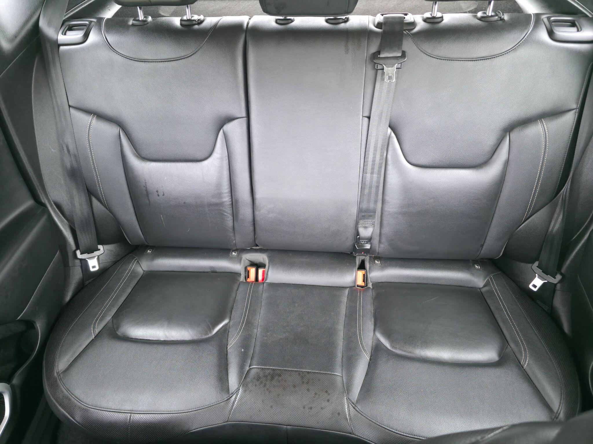 Jeep Renegade view 31