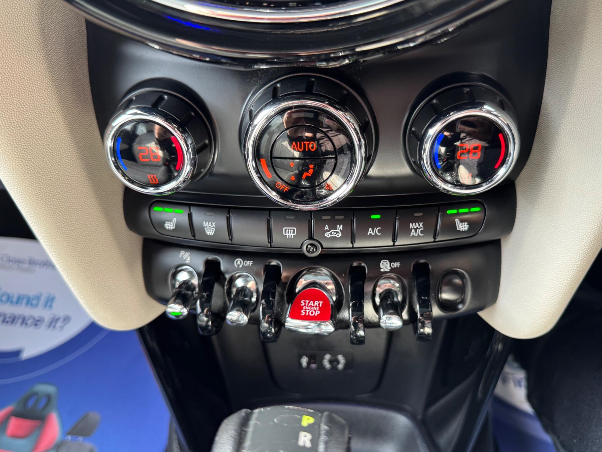 Mini Hatch view 25