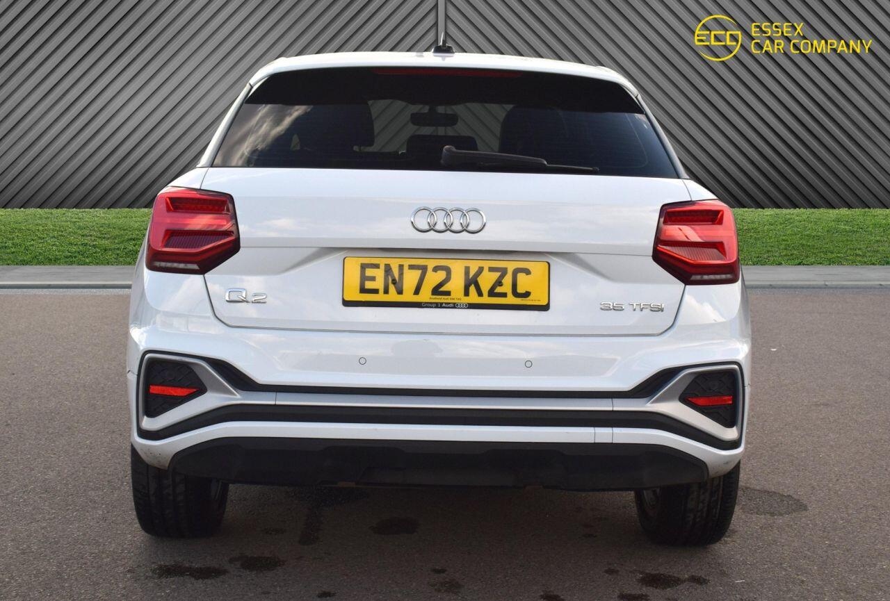 Audi Q2 view 12