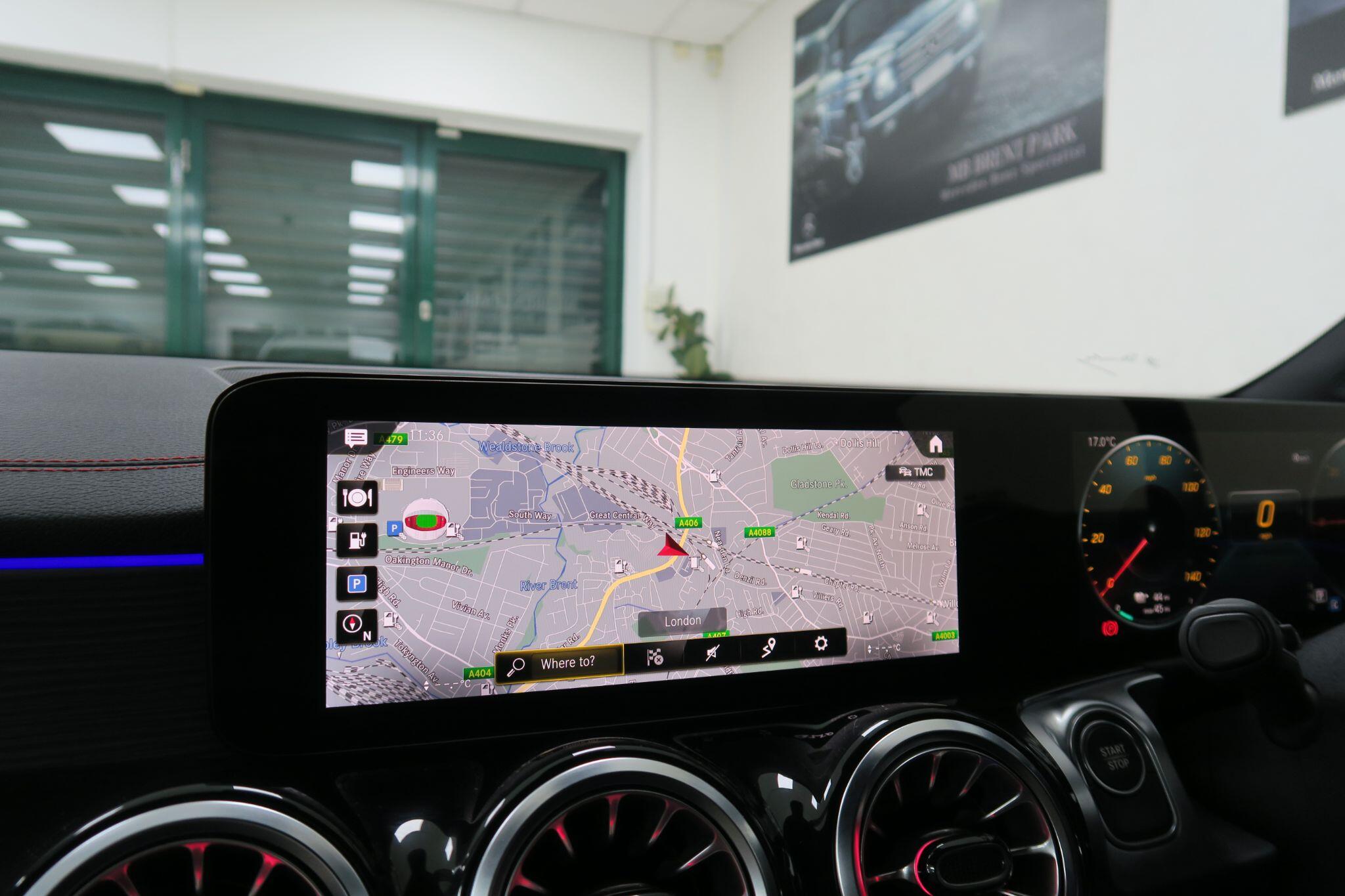 Mercedes-Benz Eqb view 15