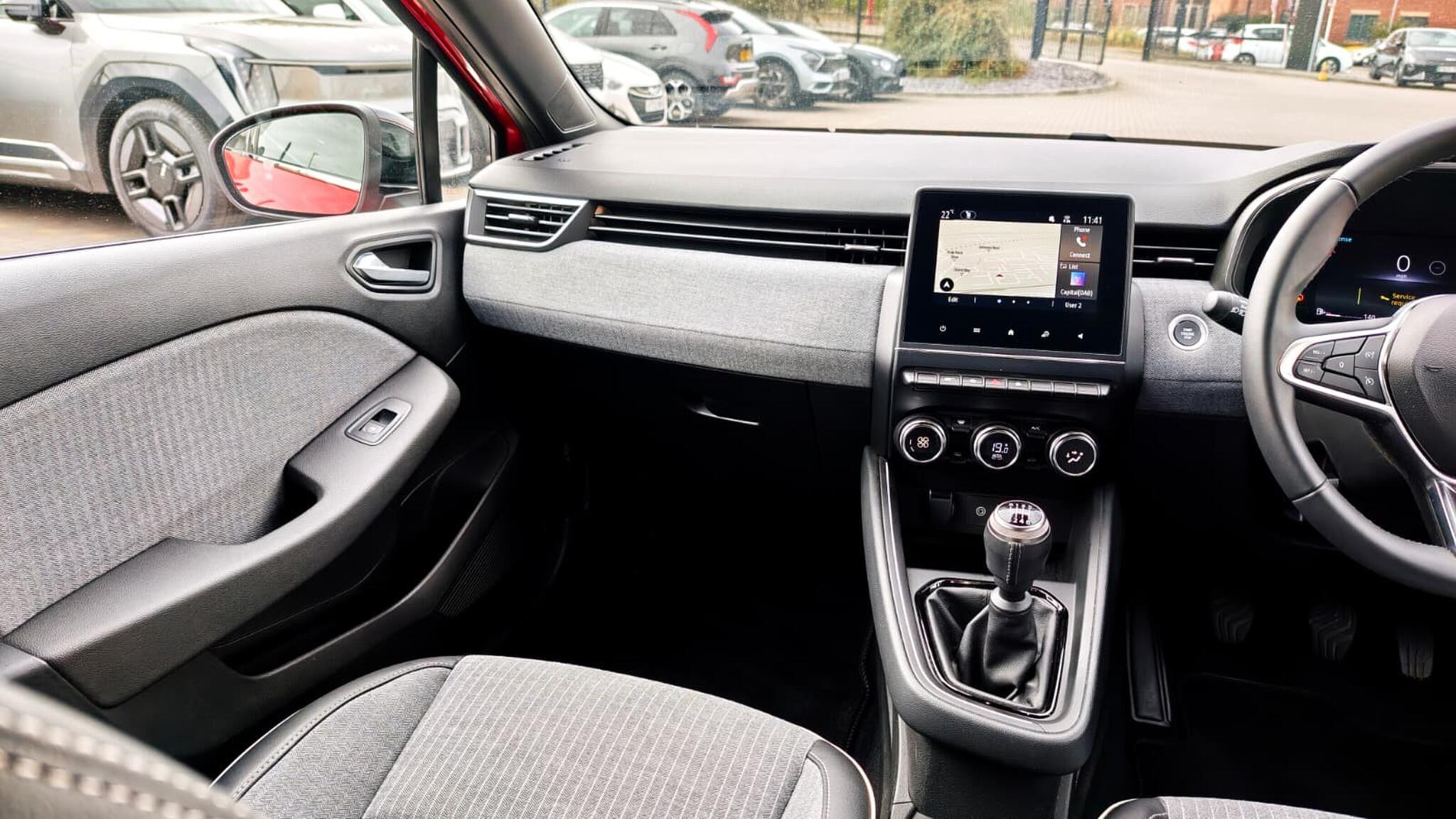 Renault Clio view 18