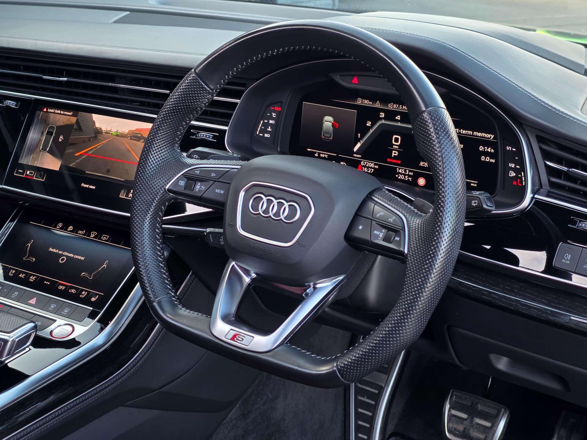 Audi SQ7 view 18