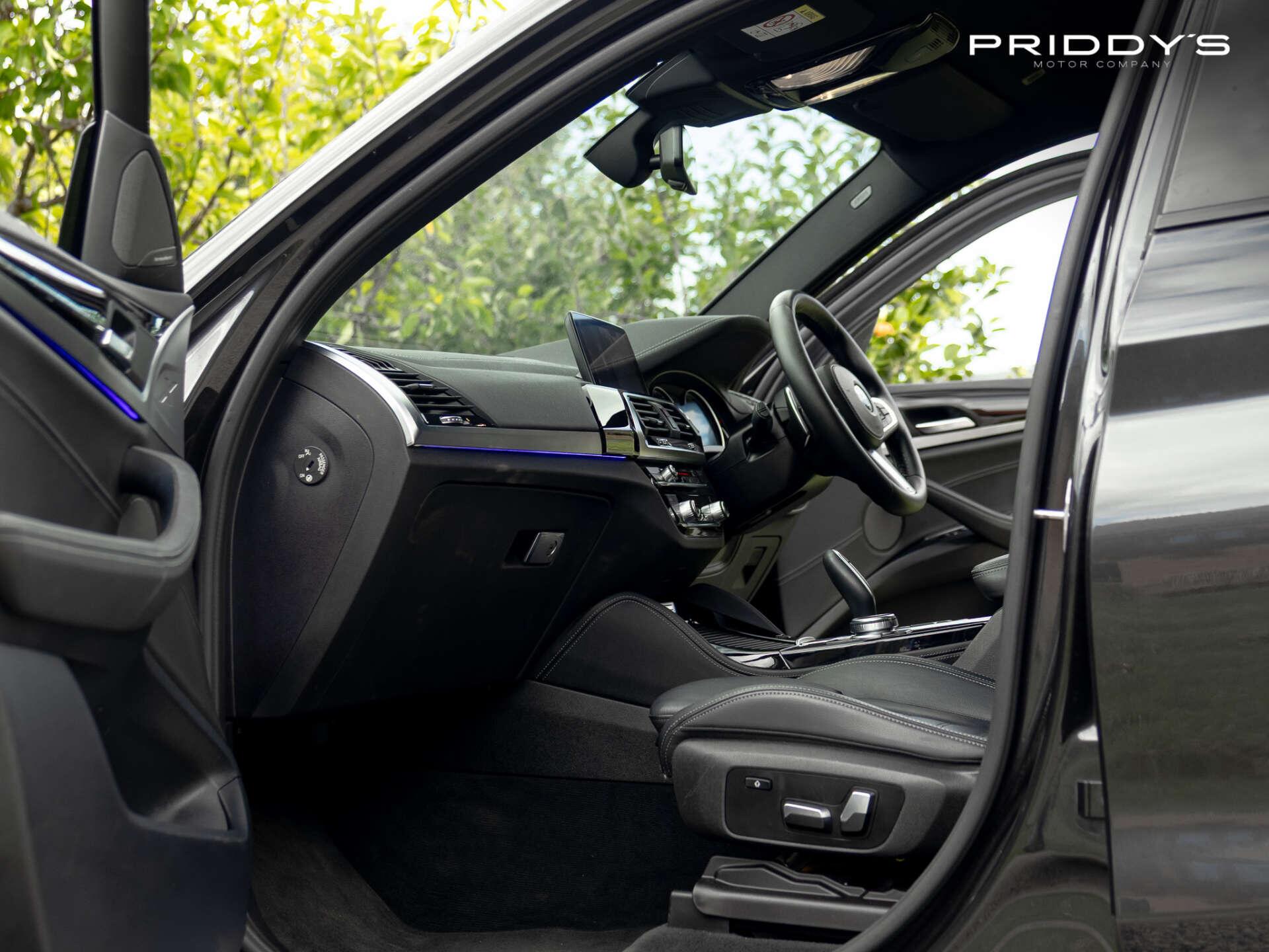 BMW X4 view 14