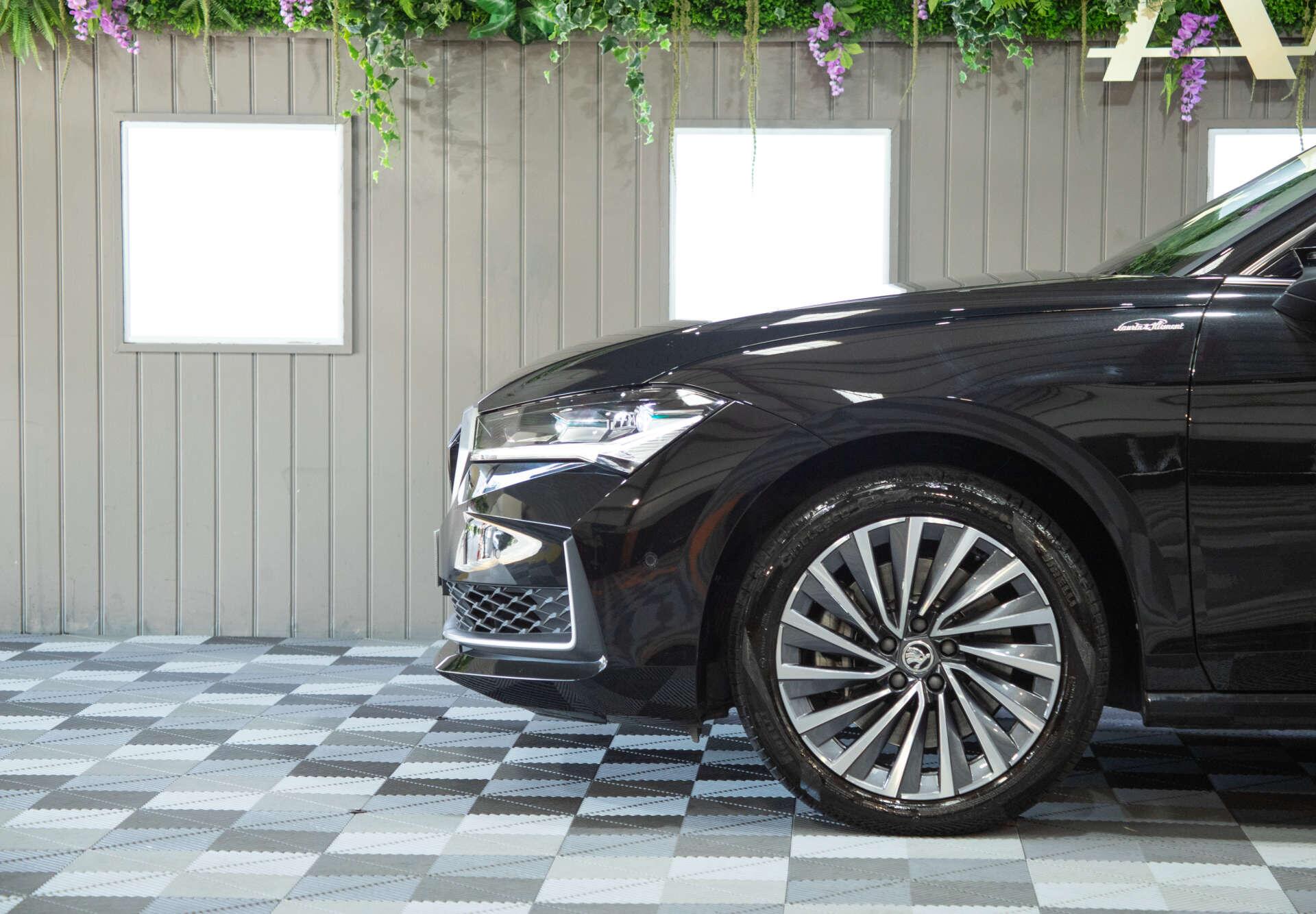 Skoda Superb view 13