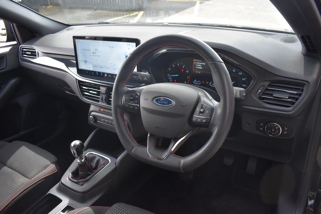 Ford Focus view 10