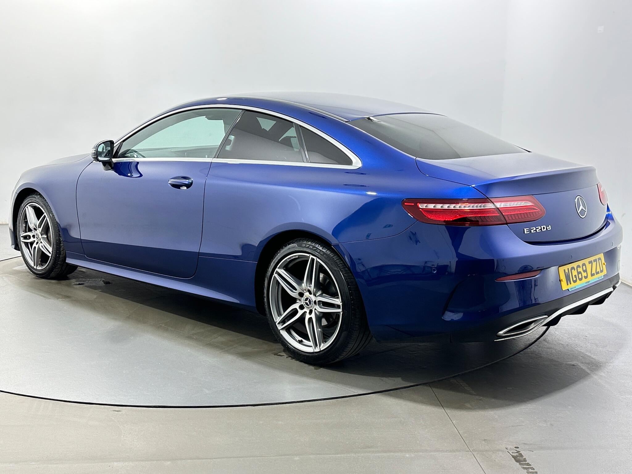Mercedes-Benz E-Class view 6
