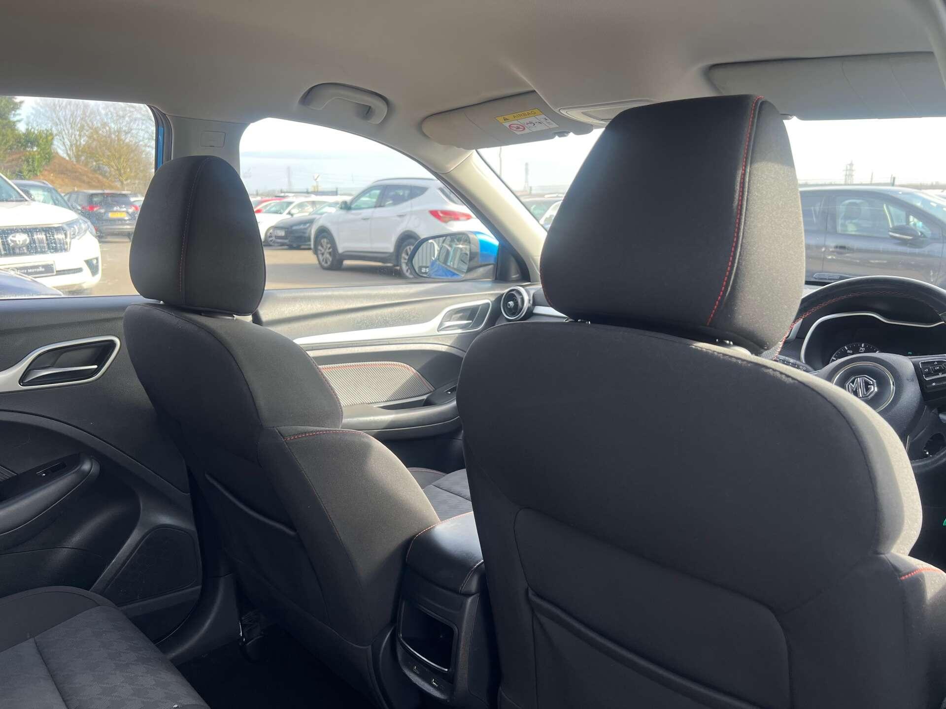 MG ZS view 34