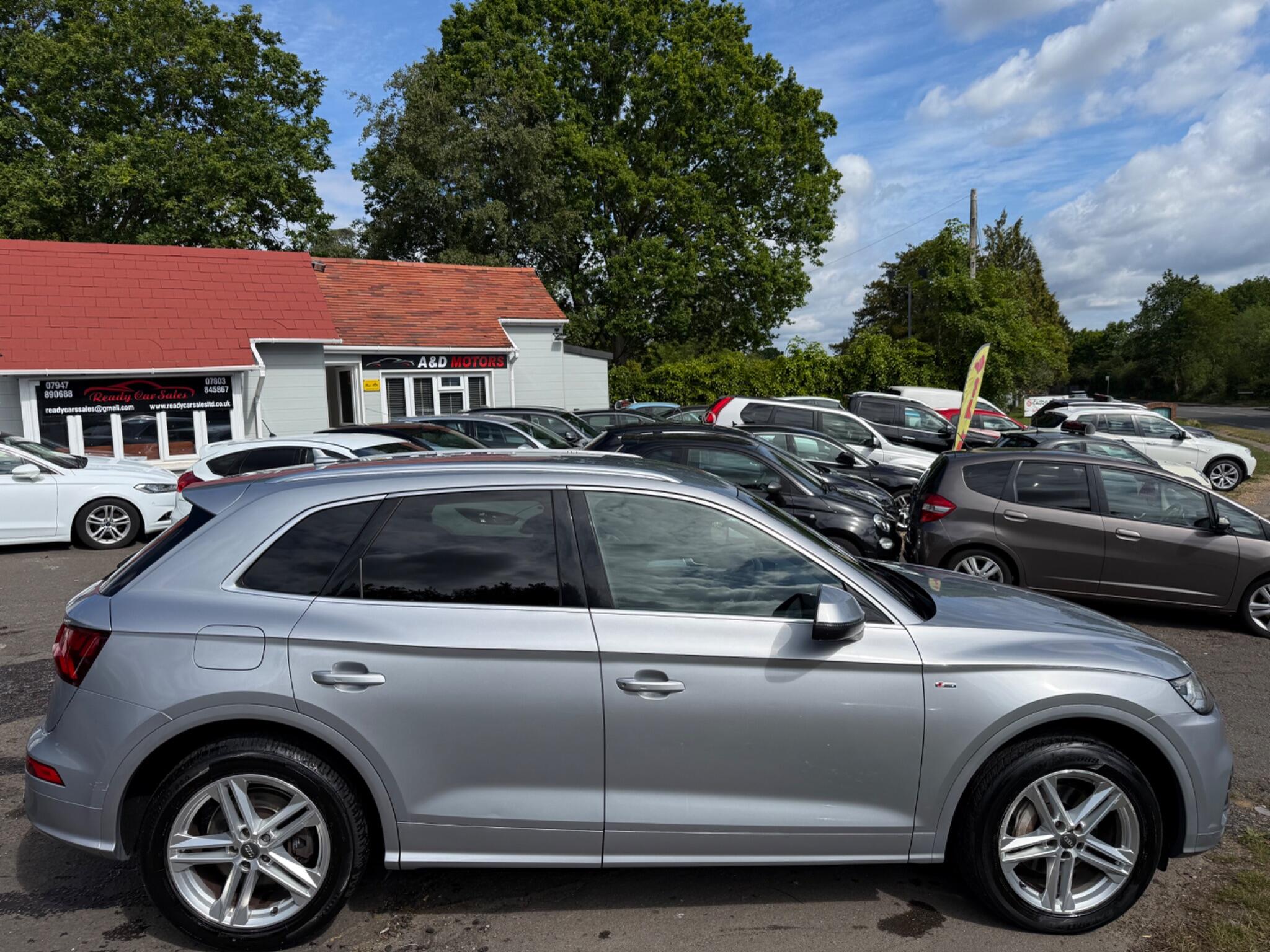 Audi Q5 view 14