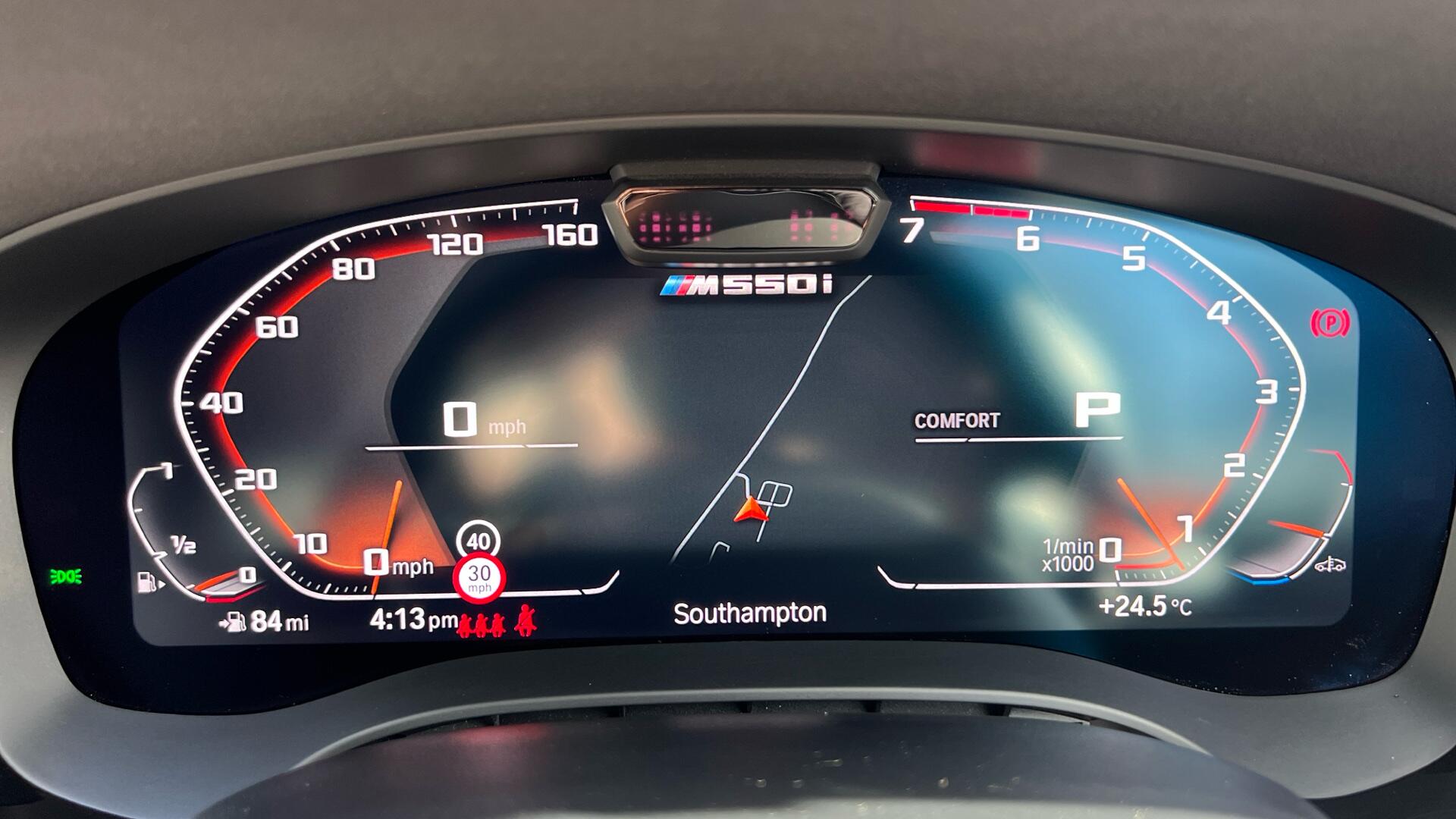 BMW 5 Series view 9
