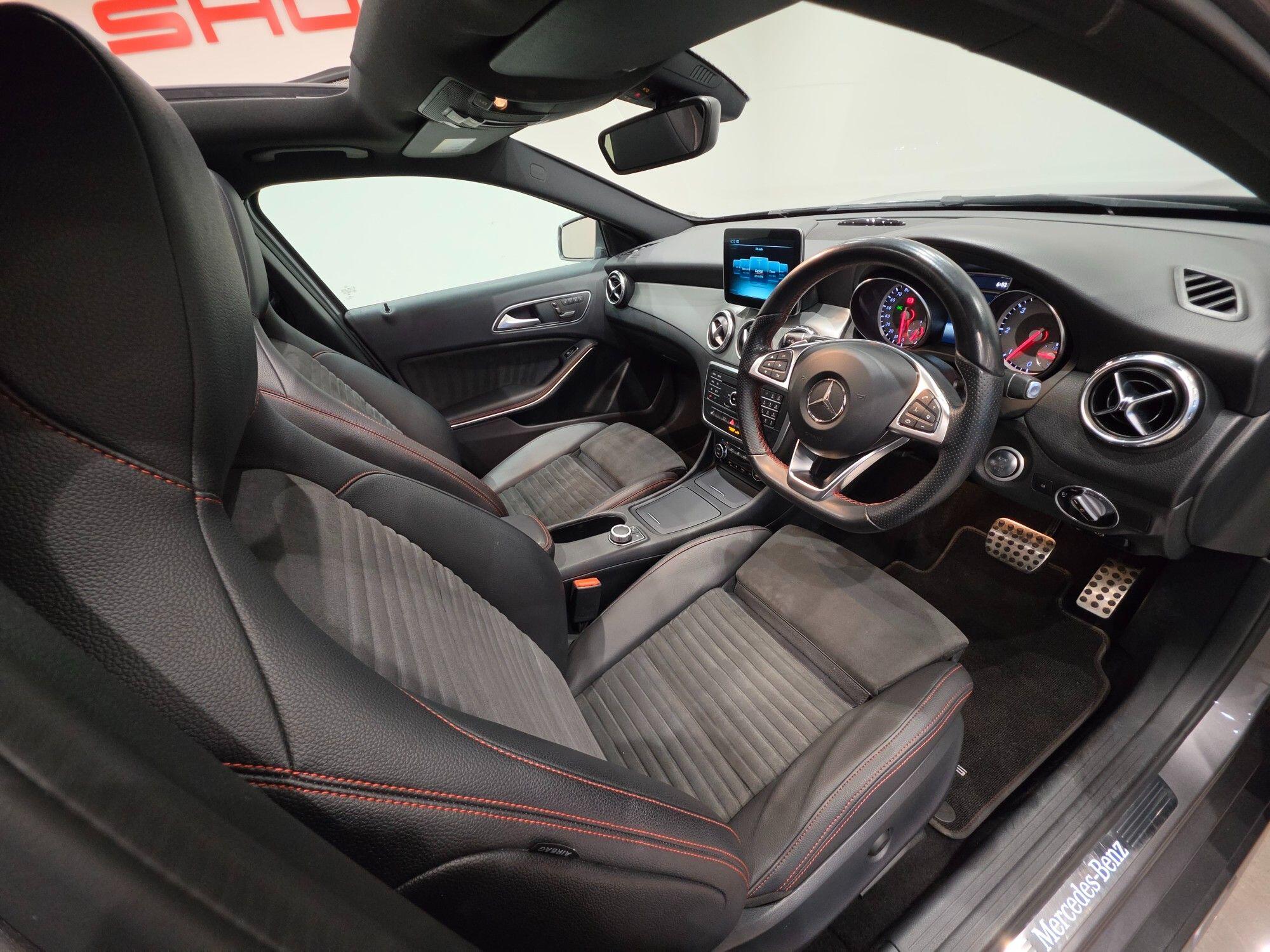 Mercedes-Benz GLA view 65