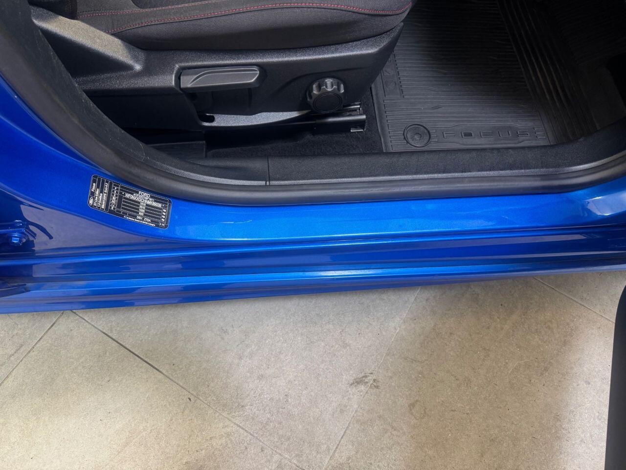 Ford Focus view 36