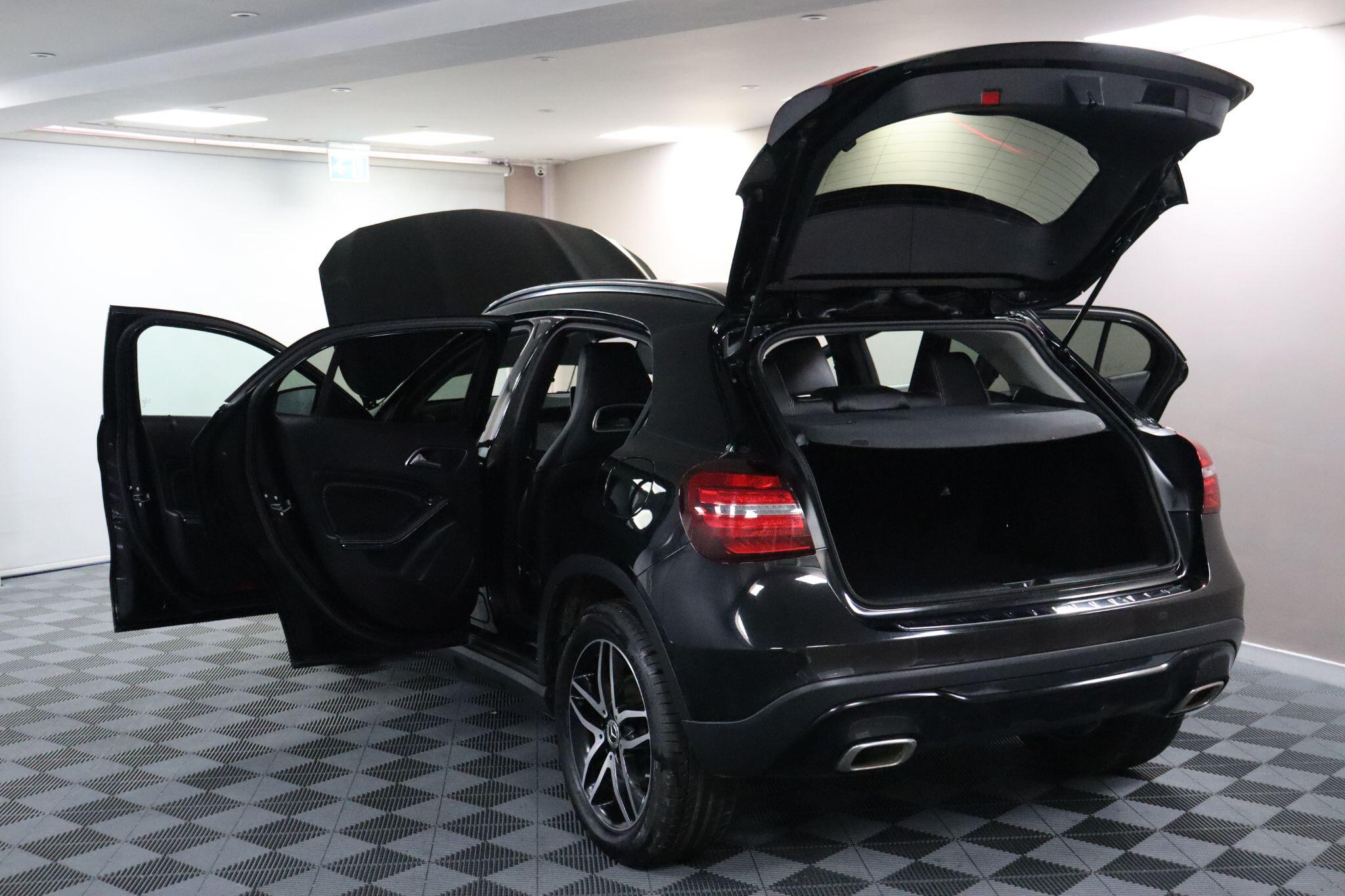 Mercedes-Benz Gla view 21