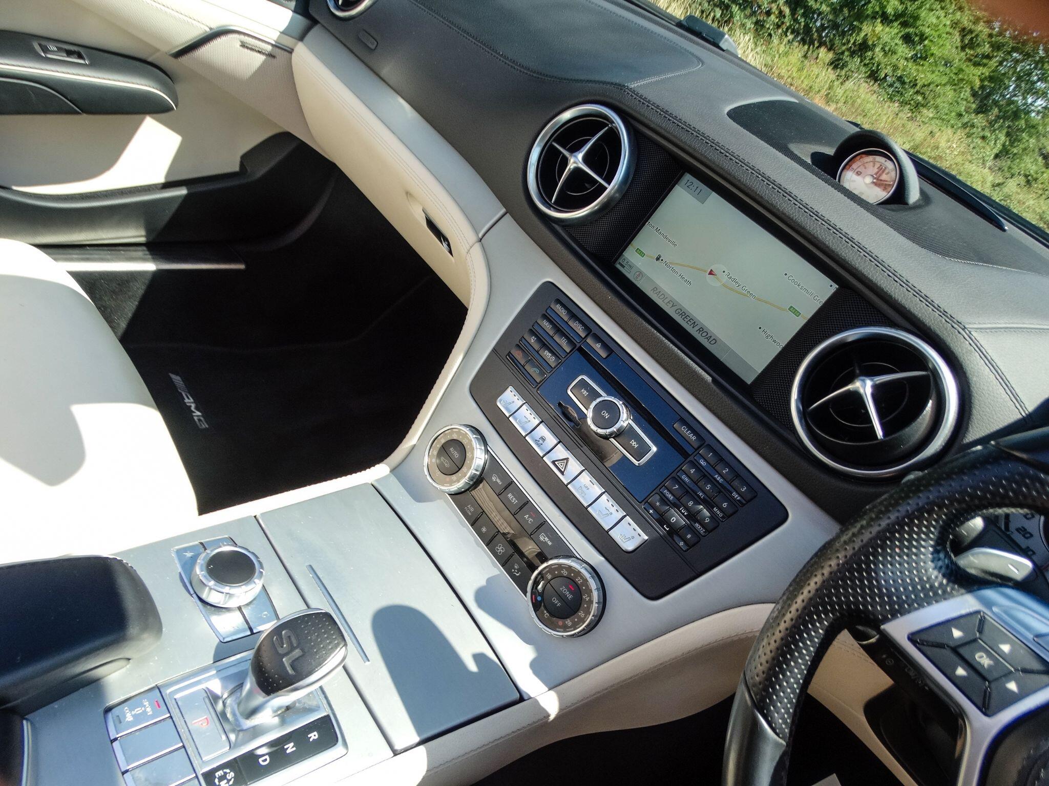 Mercedes-Benz SL view 6