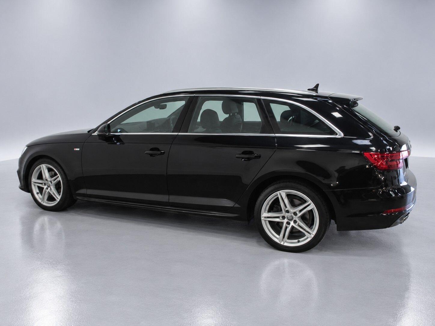 Audi A4 view 10