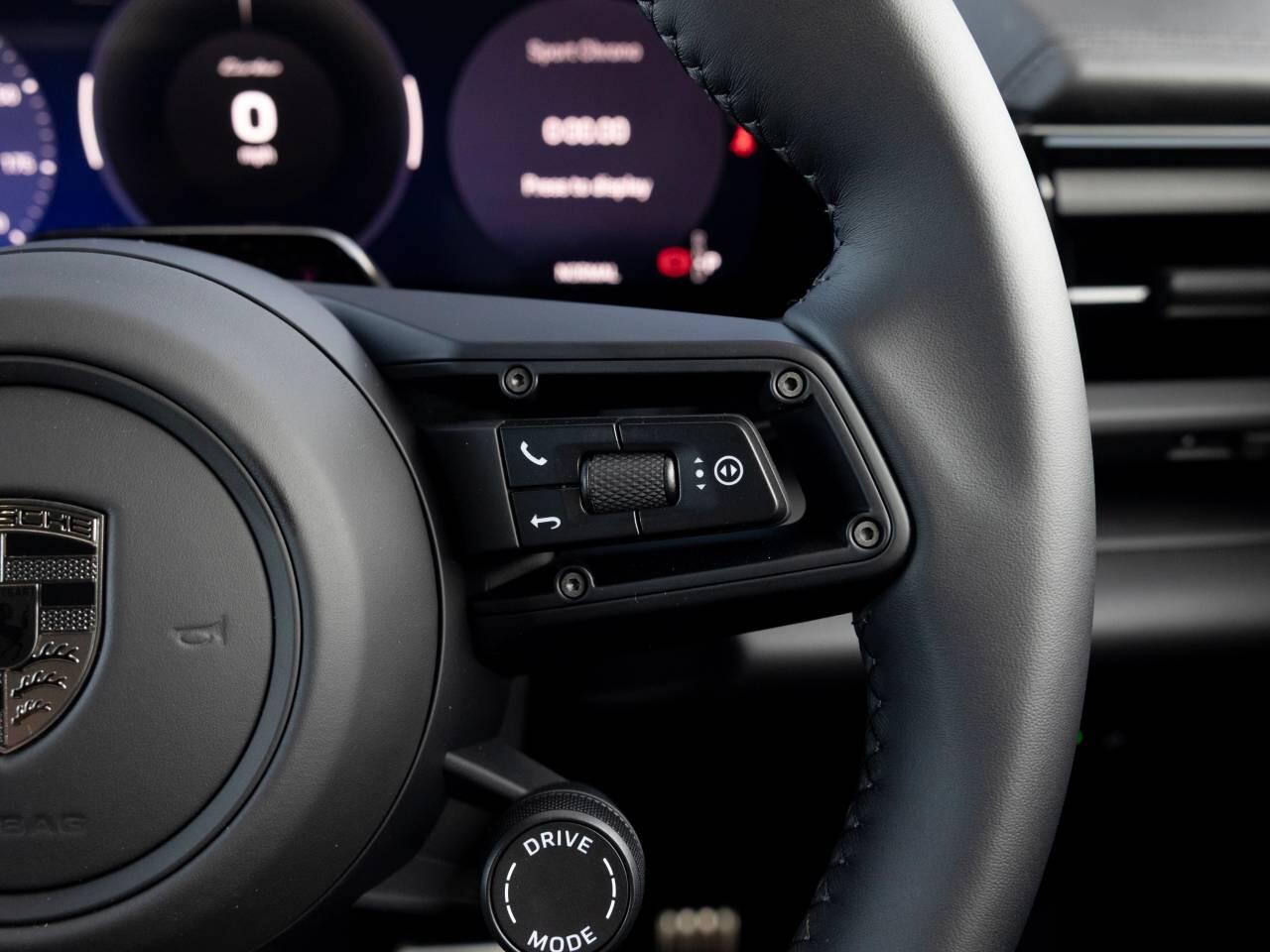 Porsche Macan view 40