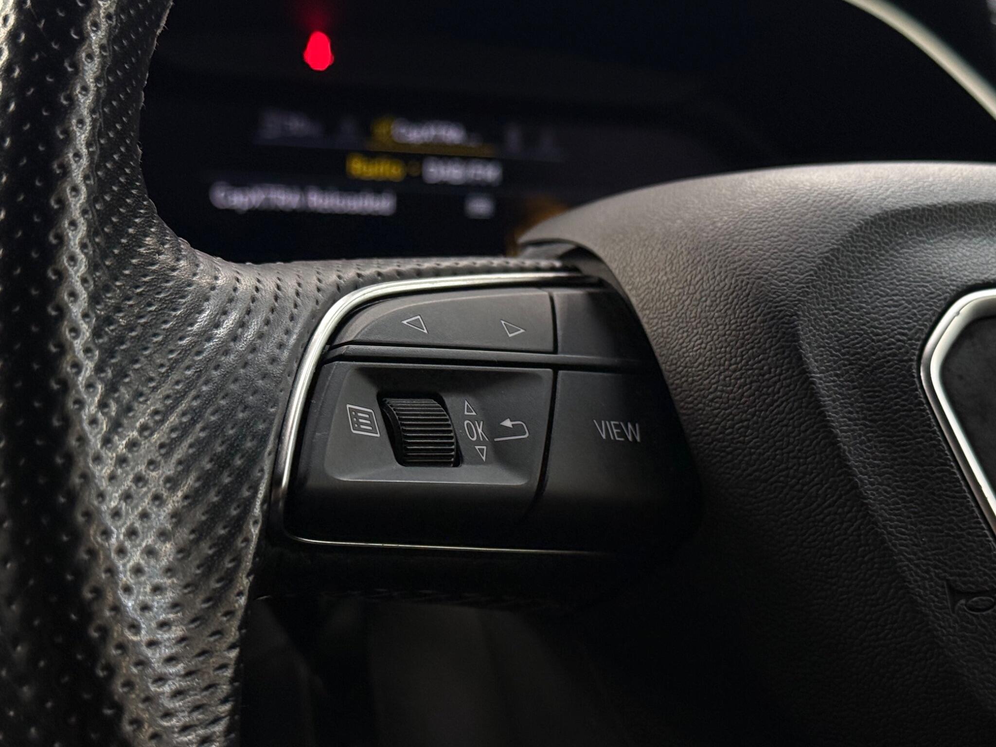 Audi Q3 view 14