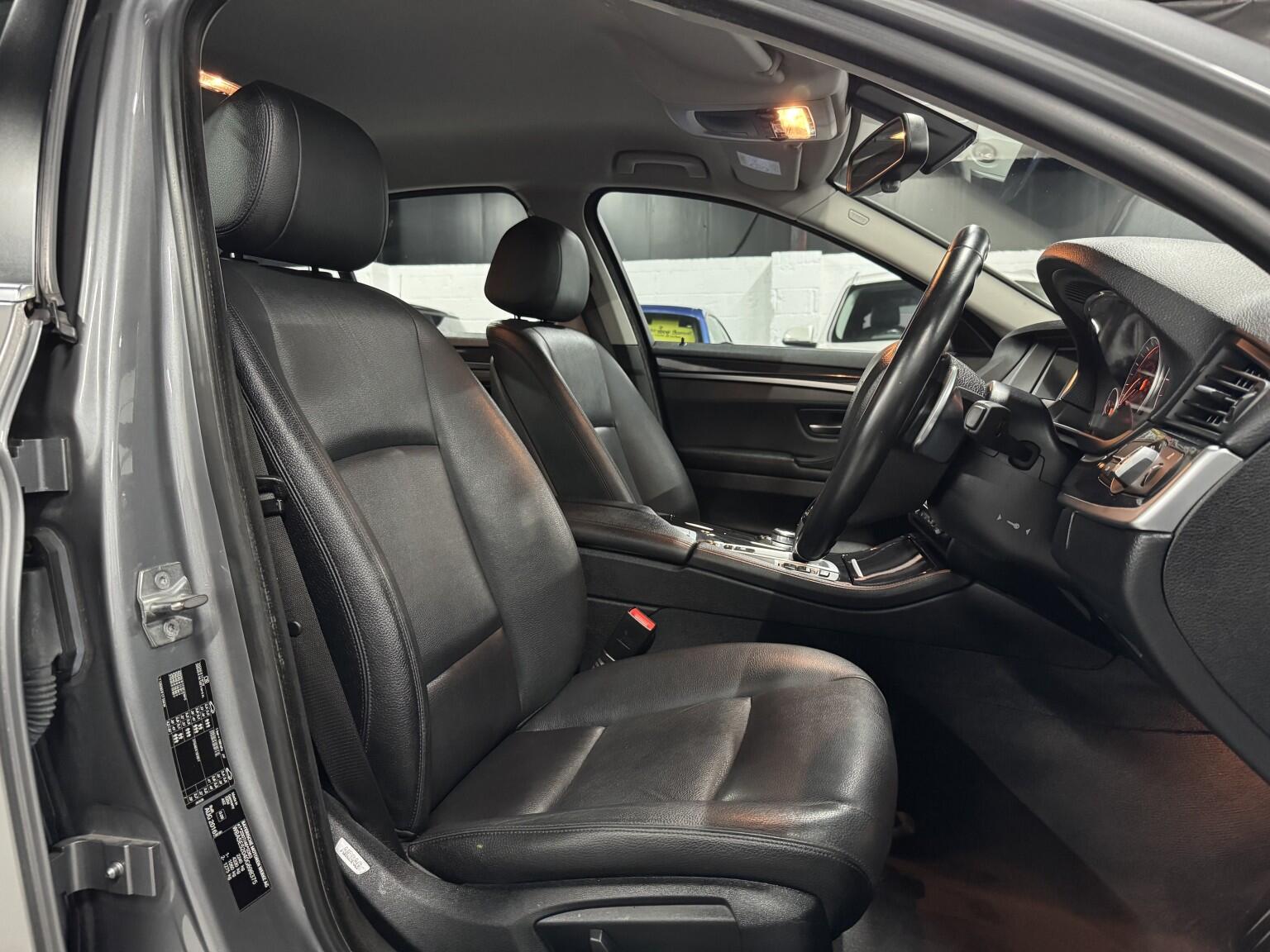 BMW 5 Series view 10