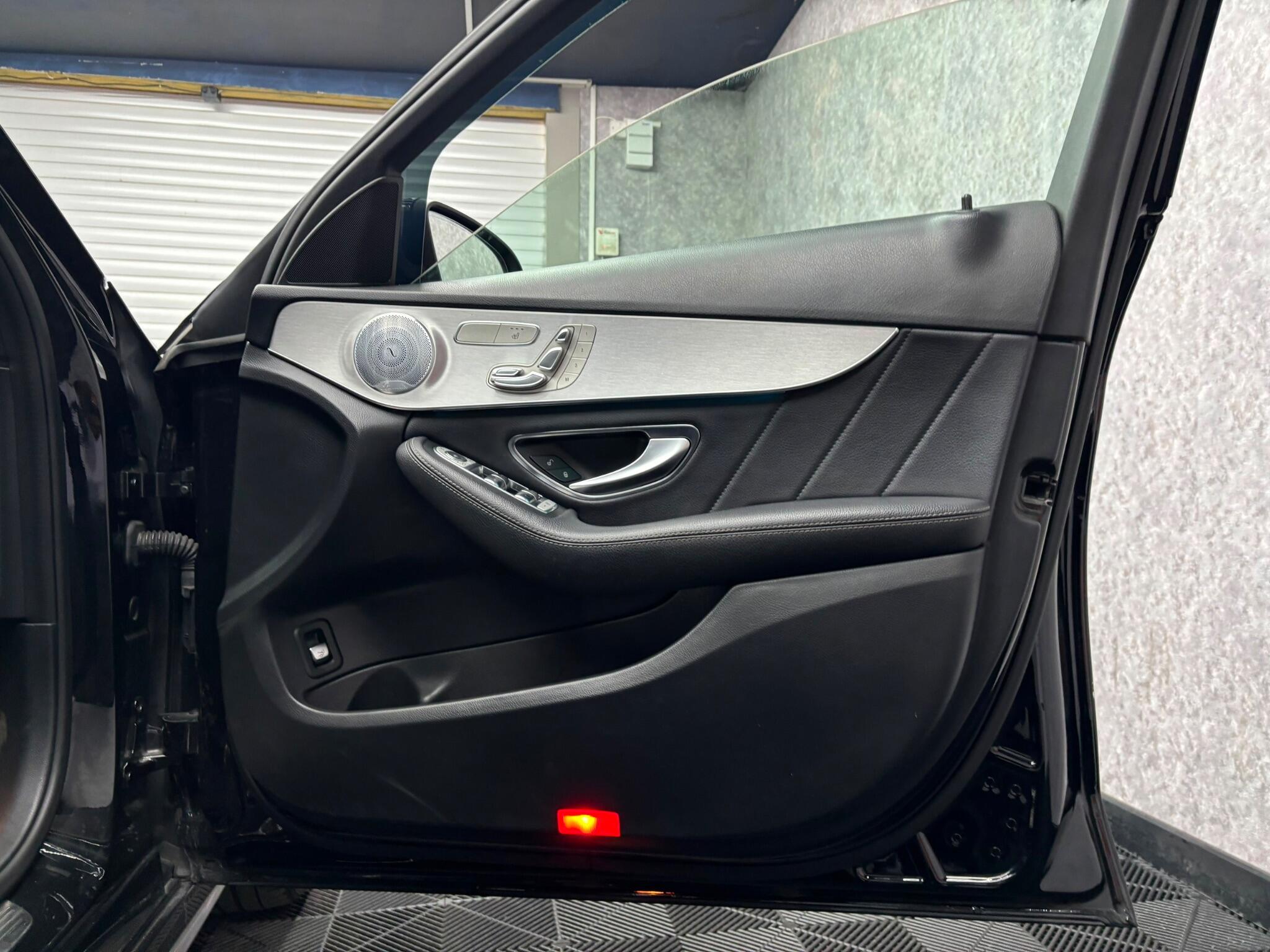 Mercedes-Benz C Class view 17